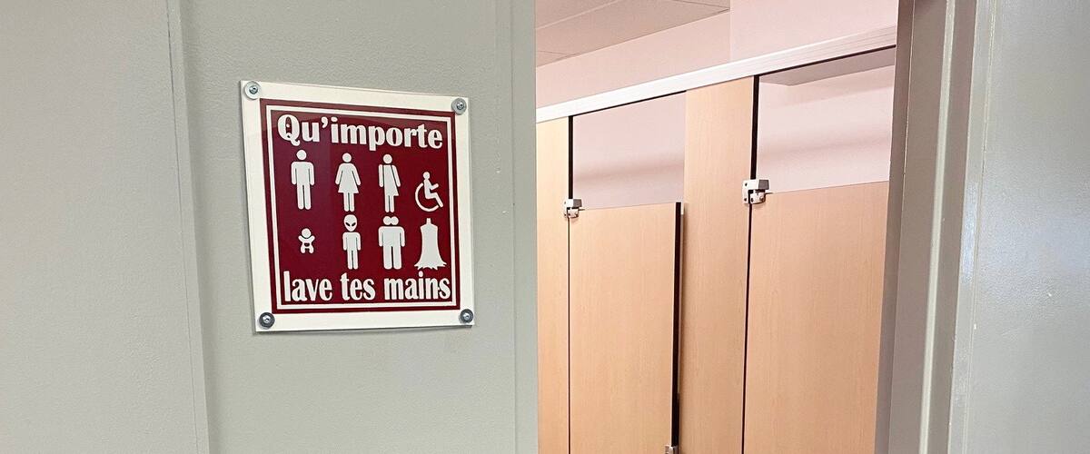Les toilettes mixtes qui existent déjà dans les écoles plutôt bien reçues
