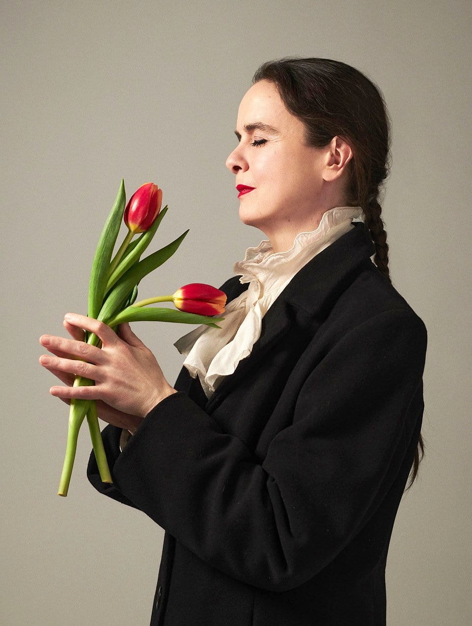Pourquoi Amélie Nothomb a choisi le gris du Gabon comme héros de son nouveau roman «L&rsquo;adolescence du perroquet»