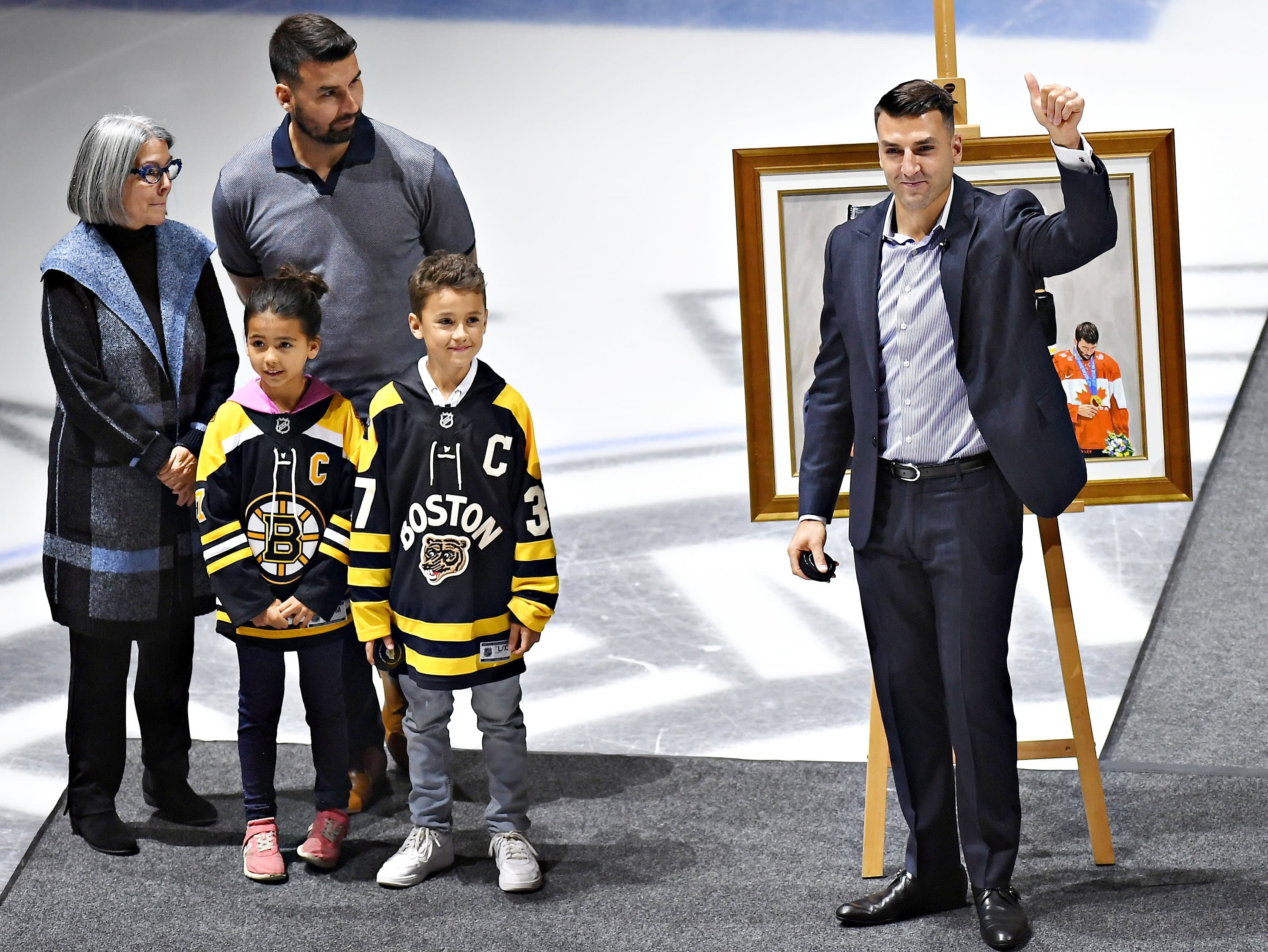[&Agrave; VOIR] Honor&eacute; au Centre Vid&eacute;otron: une longue ovation pour dire merci &agrave; Patrice Bergeron