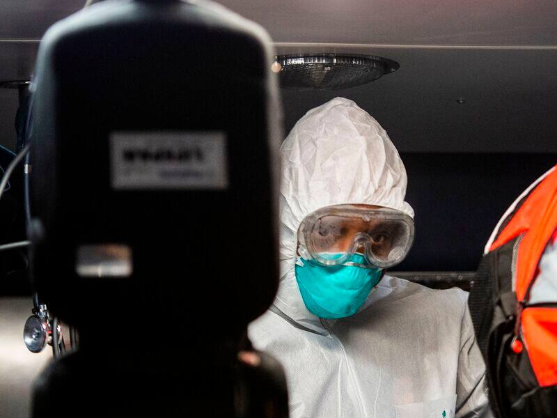 Au Royaume-Uni, 56 autres personnes meurent de coronavirus, ce qui porte le nombre de morts à 233 Au Royaume-Uni, 56 autres personnes meurent de coronavirus, ce qui porte le nombre de morts à 233