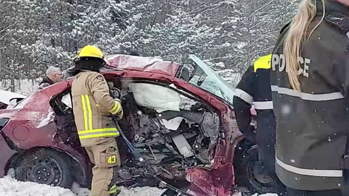 «Beaucoup trop jeunes pour partir»: des proches dévastés par la mort de deux meilleurs amis dans un accident sur la route 158