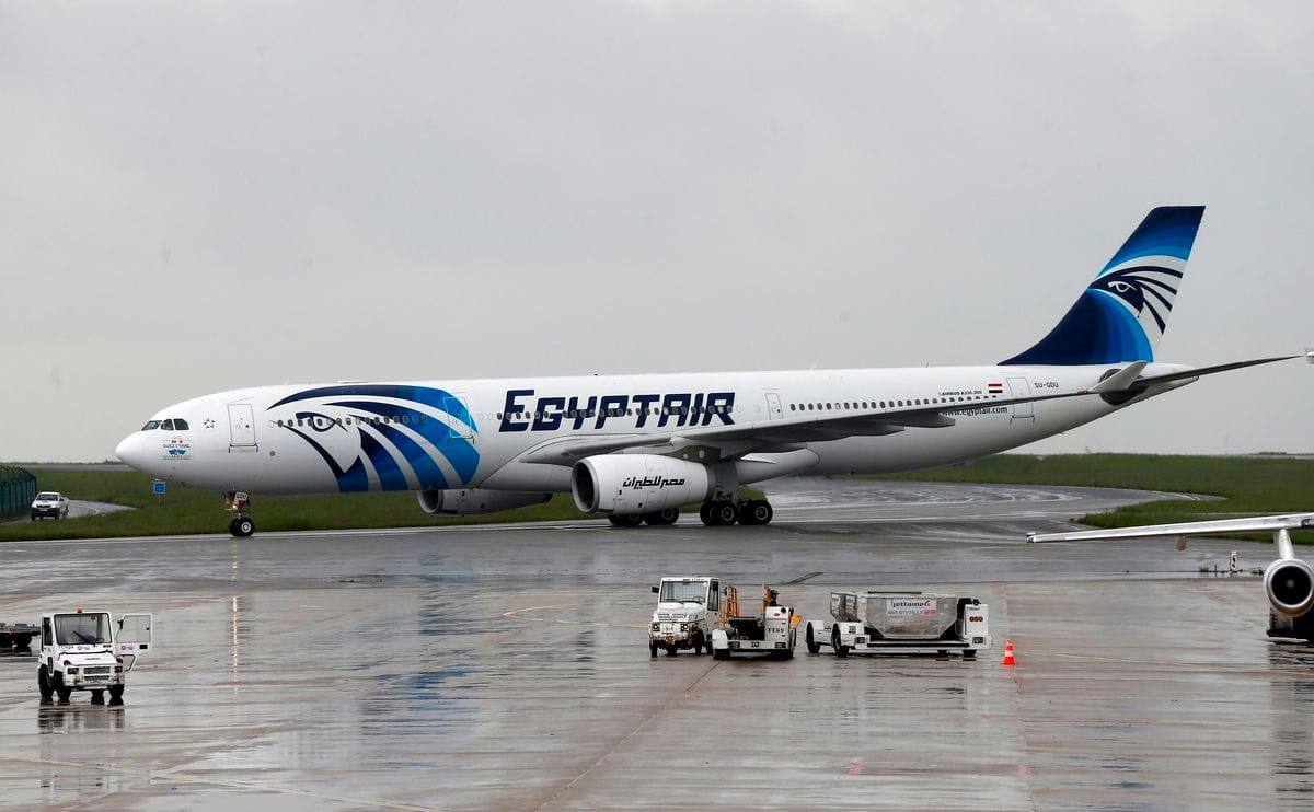 Dix ans aprs l'crasement d'Egyptair, la perspective d'un non-lieu indigne  les familles | JDM