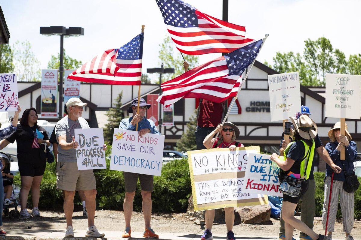 &laquo;Pas de roi&raquo;: des millions d'Am&eacute;ricains attendus pour d&eacute;filer contre Trump