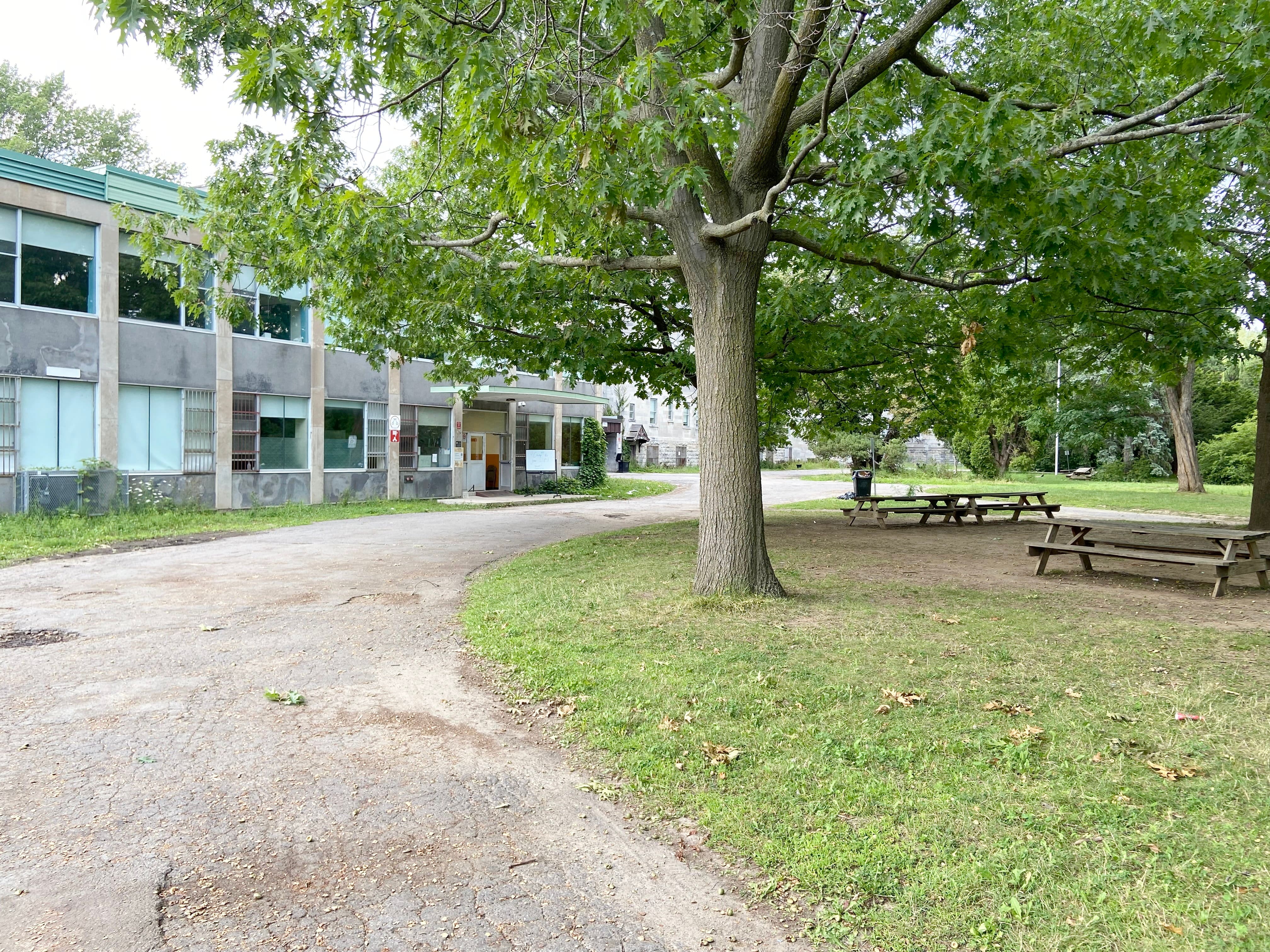 Un moniteur de camp de jour arrêté pour des agressions sexuelles sur des enfants
