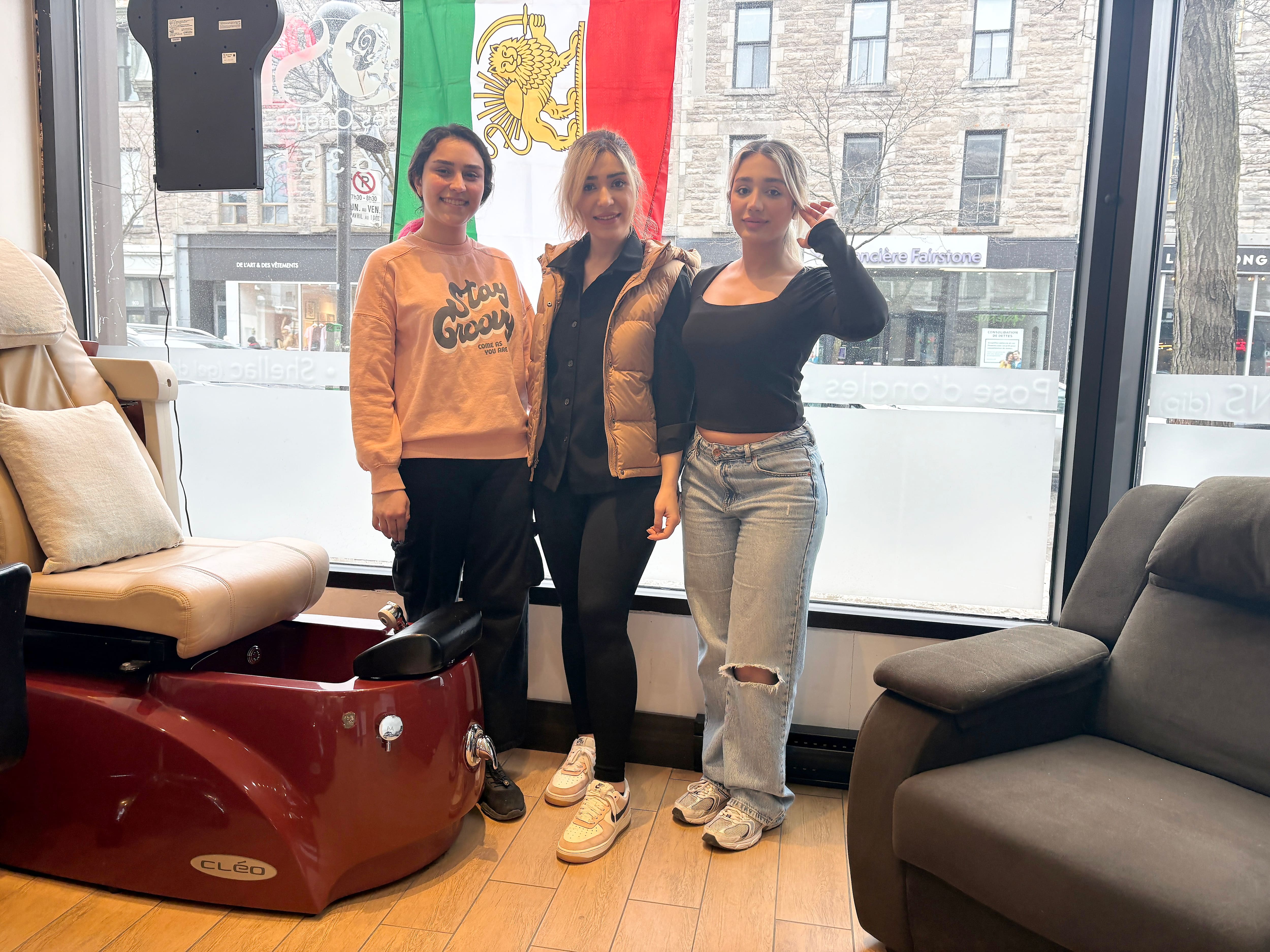 Frappes Isra&eacute;lo-am&eacute;ricaines en Iran: des Iraniennes d'ici ont c&eacute;l&eacute;br&eacute; de joie