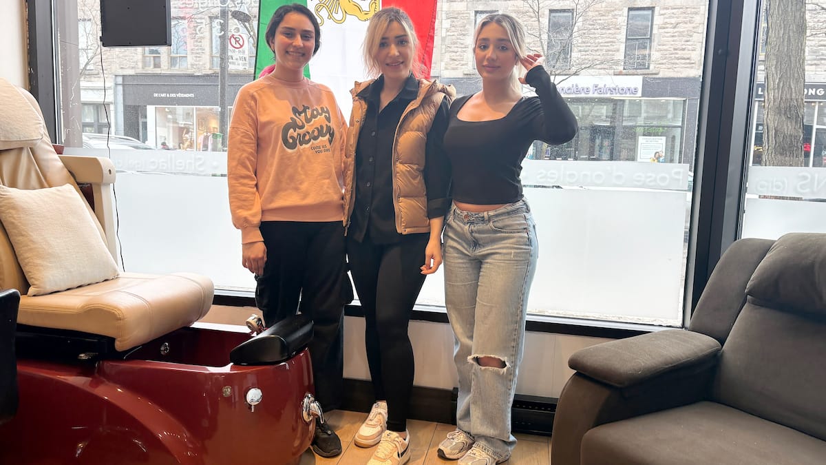 Frappes Israélo-américaines en Iran: des Iraniennes d'ici ont célébré de joie