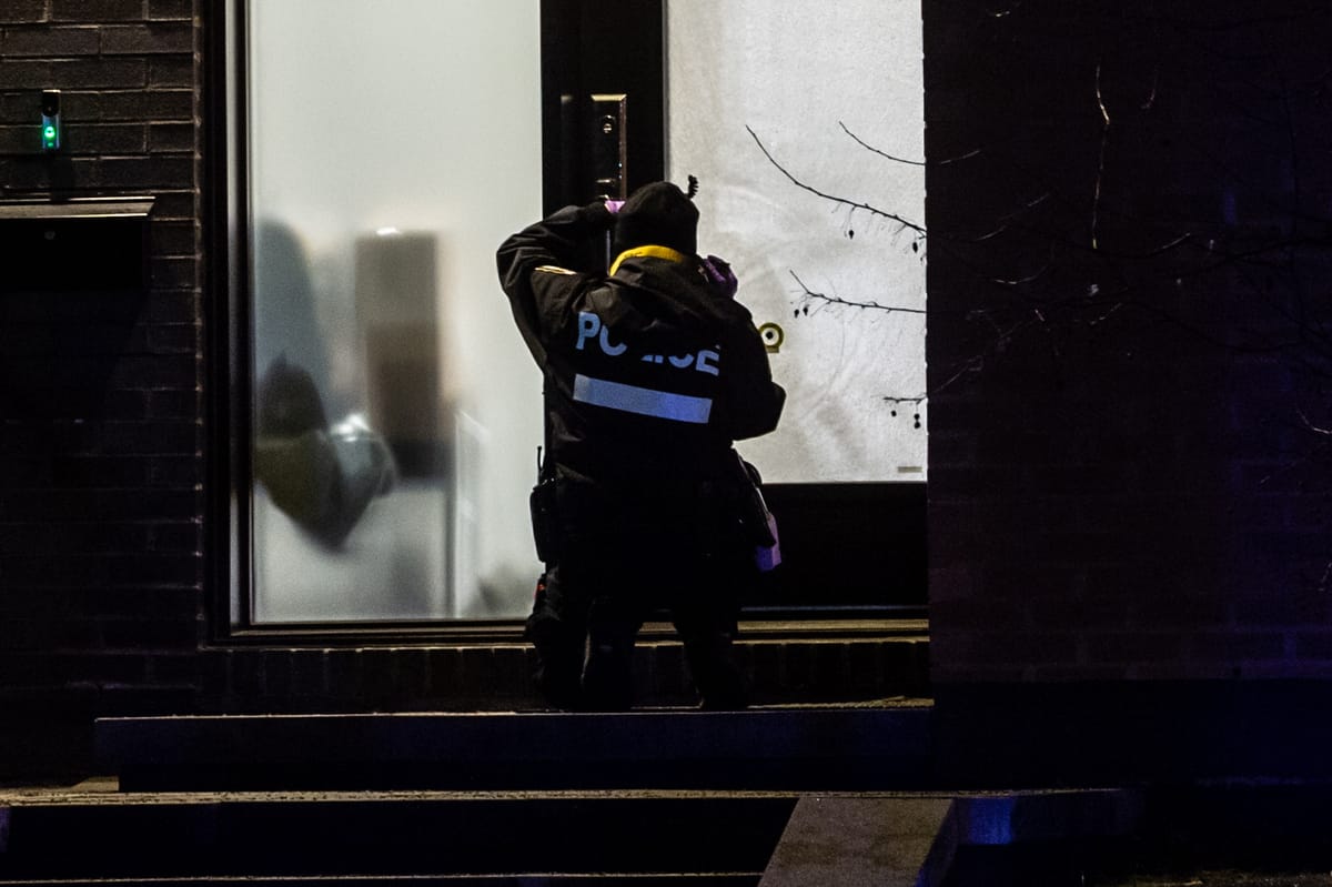 [PHOTOS] Montr&eacute;al: coups de feu contre une r&eacute;sidence de L&rsquo;&Icirc;le-des-S&oelig;urs