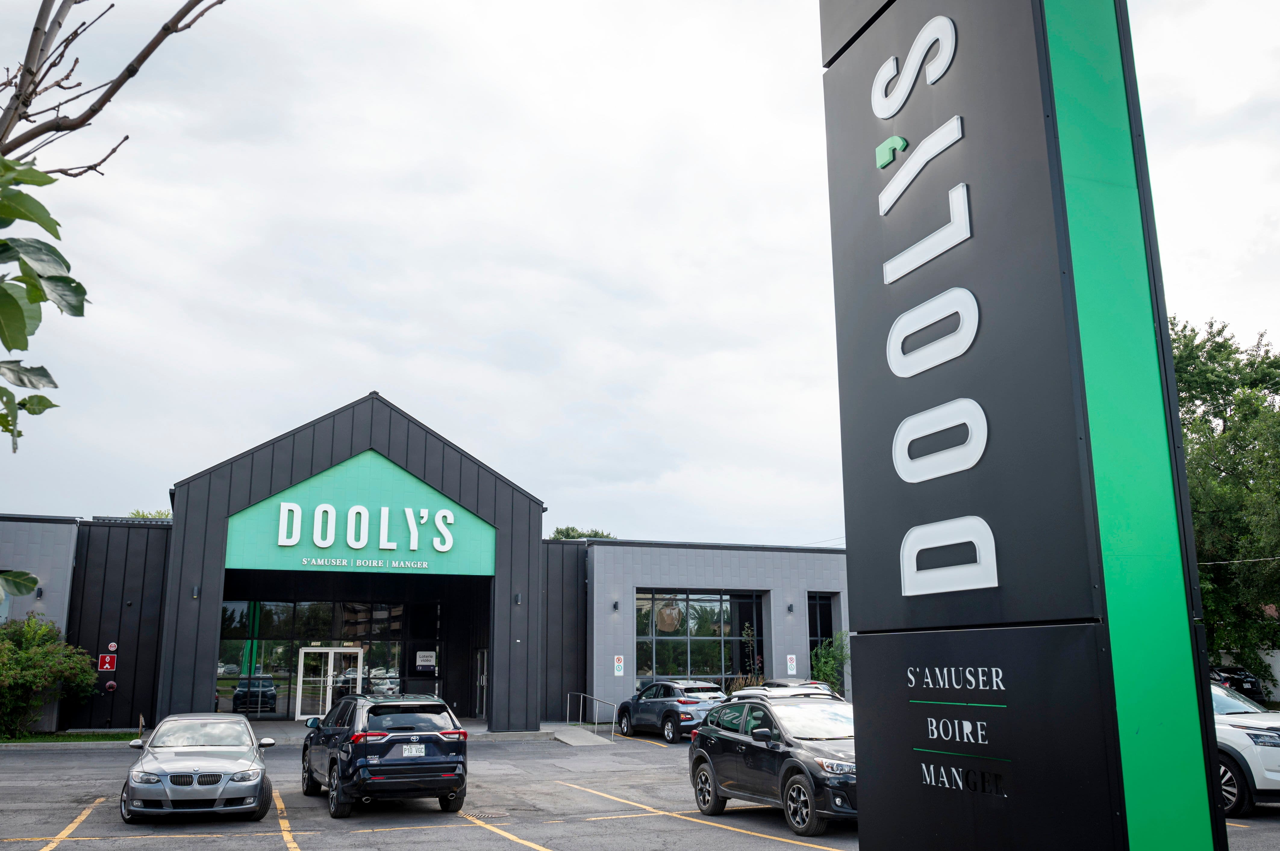 Le bar Dooly's de Longueuil écope d'une amende de 13 000$ après plusieurs bagarres sanglantes
