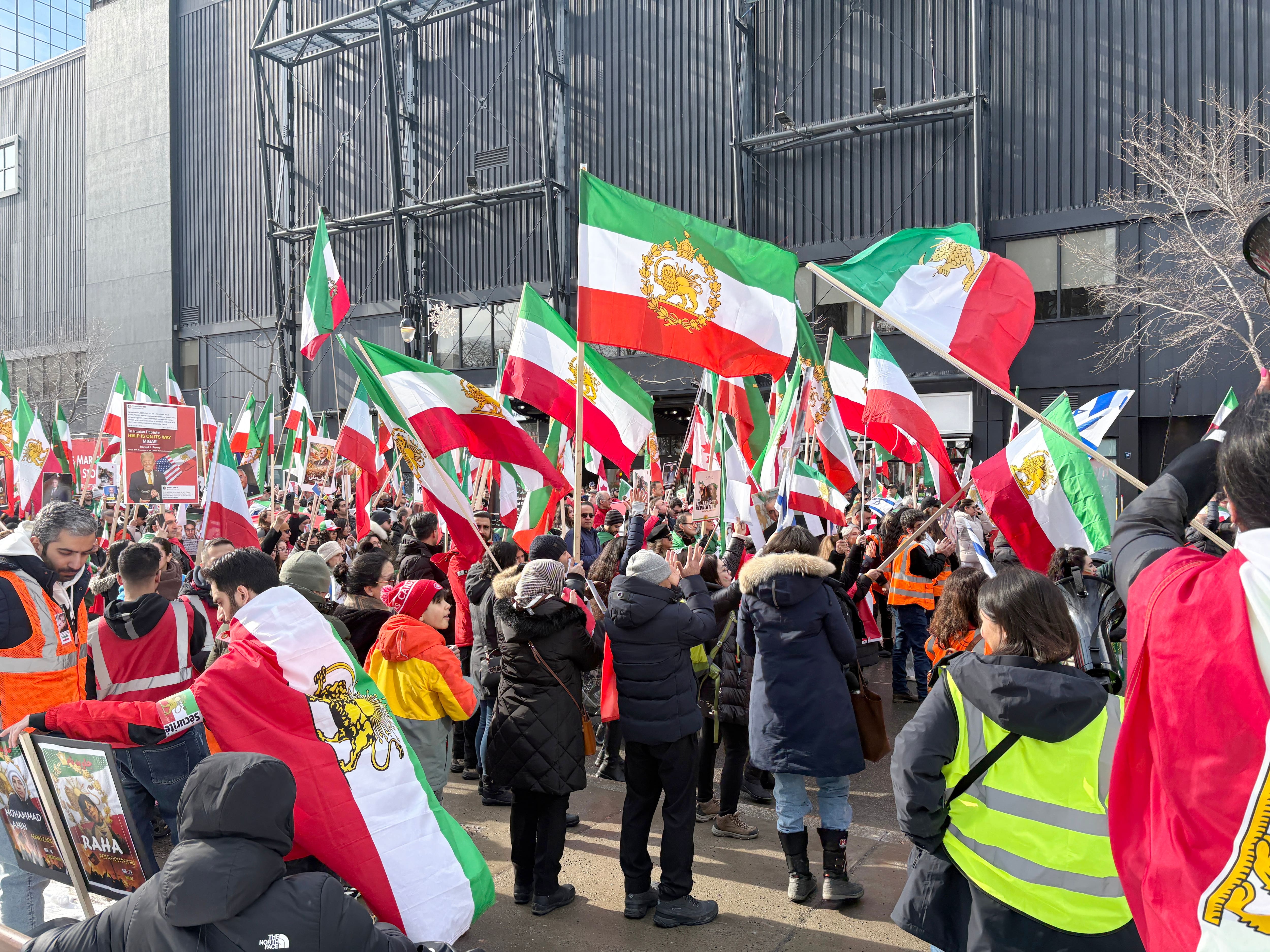 2026年2月28日、モントリオールに現れたイラン人。写真マイケル・グエン