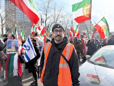 作曲家モントルイユ・ドリジーヌ・イラニのアリアン・アガジャンは、イランでのイスラエル系アメリカ人のフラッペに喜ぶ。彼はペイ・ドリジーヌにイスラム主義政権を樹立するために息子を送り込むつもりだった。写真マイケル・グエン