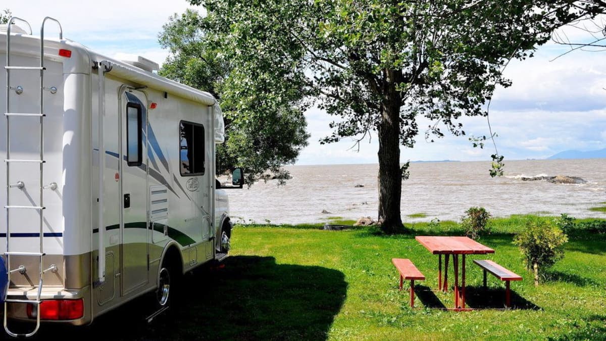 Les réservations de dernière minute en hausse dans les campings et pourvoiries