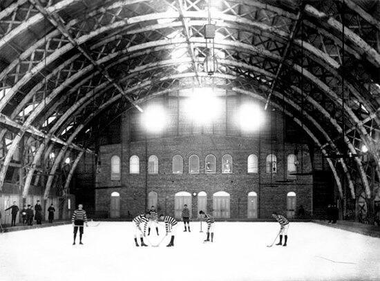 Il y a 150 ans avait lieu à Montréal le tout premier match de hockey ...