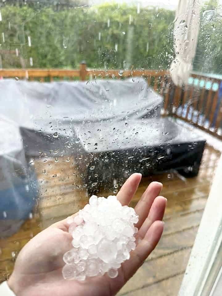 Les résidents de Mascouche ont été surpris par une intense tempête de grêle jeudi