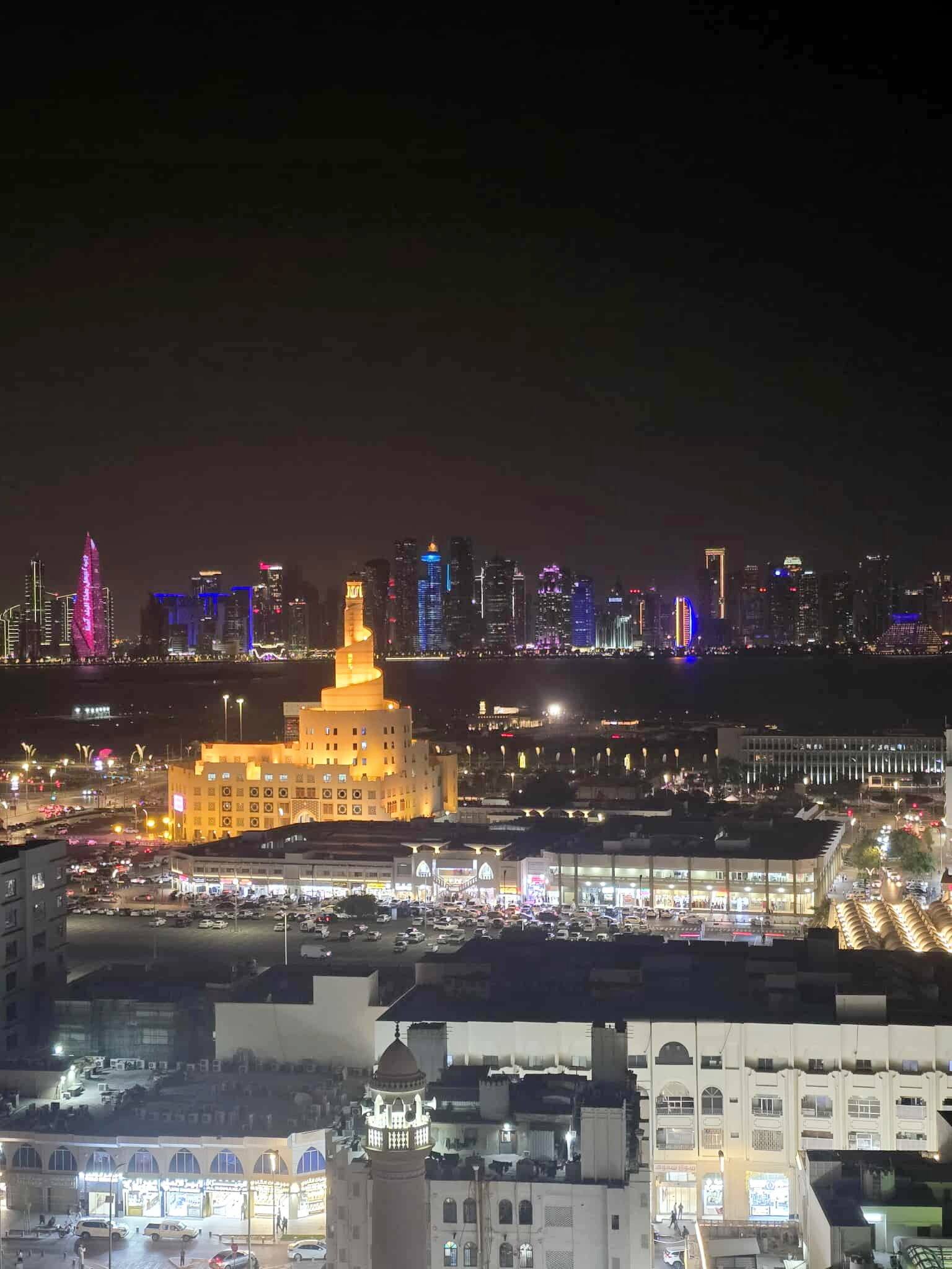 Des Qu&eacute;b&eacute;cois sont coinc&eacute;s au Qatar: la vie continue, malgr&eacute; les missiles