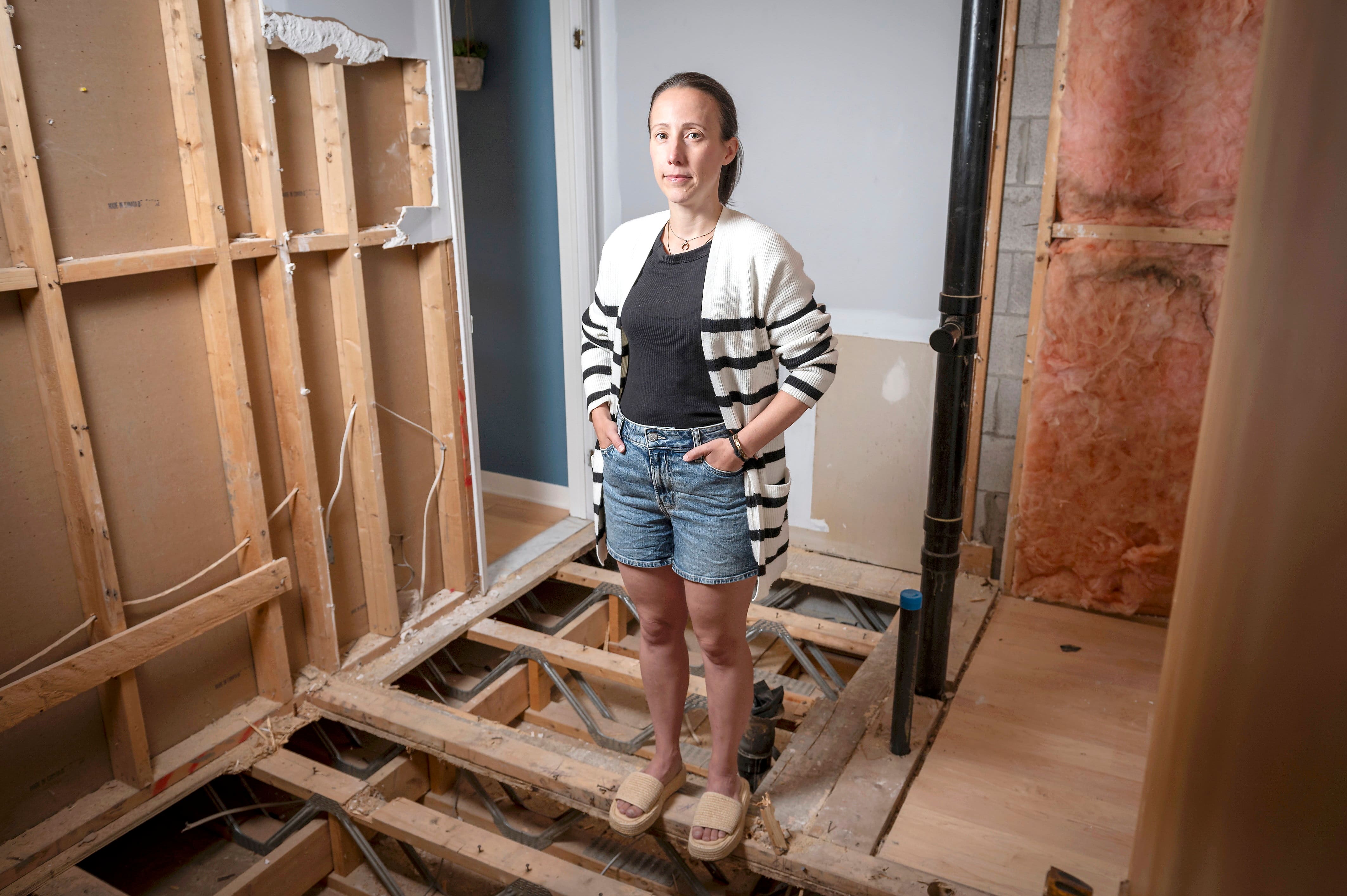 «Je me douche chez mes amis»: des clients laissés en plan par une entreprise de rénovation