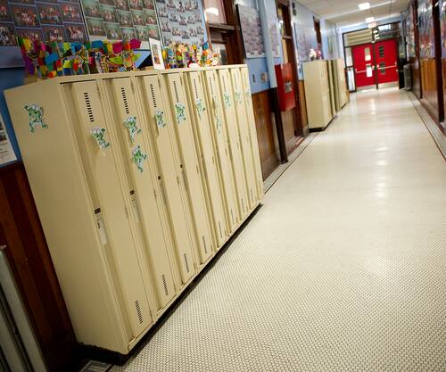 Les Eleves De Troisieme Secondaire A L Ecole Une Journee Sur Deux En Zone Rouge Jdq