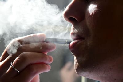 Nouvelle loi sur le vapotage: la majorit des commerces spcialiss vont fermer, estime un propritaire | JDQ Nouvelle loi sur le vapotage: la majorit des commerces spcialiss vont fermer, estime un propritaire | JDQ