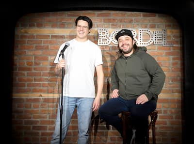 Los seis copropietarios del Bordel Comedy Club cuando se lanzó en abril de 2015: Charles Deschamps, Louis-José Houde, François Bellefeuille, Mike Ward, Martin Petit y Laurent Paquin.