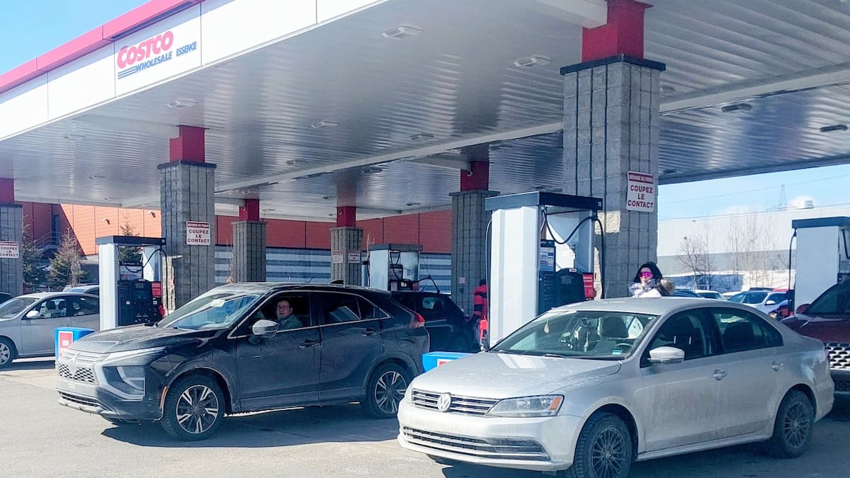 Conflit au Moyen-Orient: une hausse de 6 cents le litre d'essence à partir de mercredi minuit