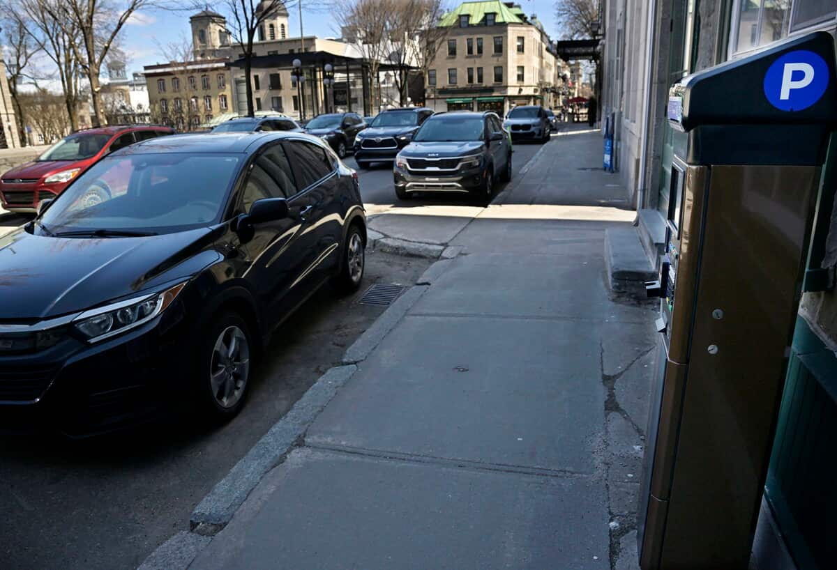 Stationnement au FEQ