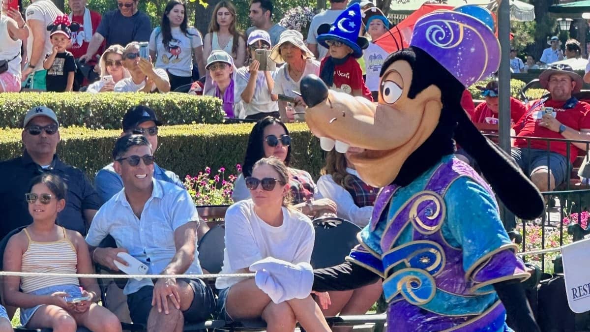 After being injured at Disneyland, she sues the park…and Goofy! After being injured at Disneyland, she sues the park…and Goofy!