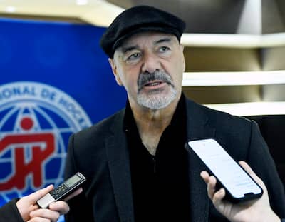 Michel Goulet, qui a marque plus de 50 buts à quatre reprises with les Nordiques, sait très bien comment Cole Caufield pode se sentir.