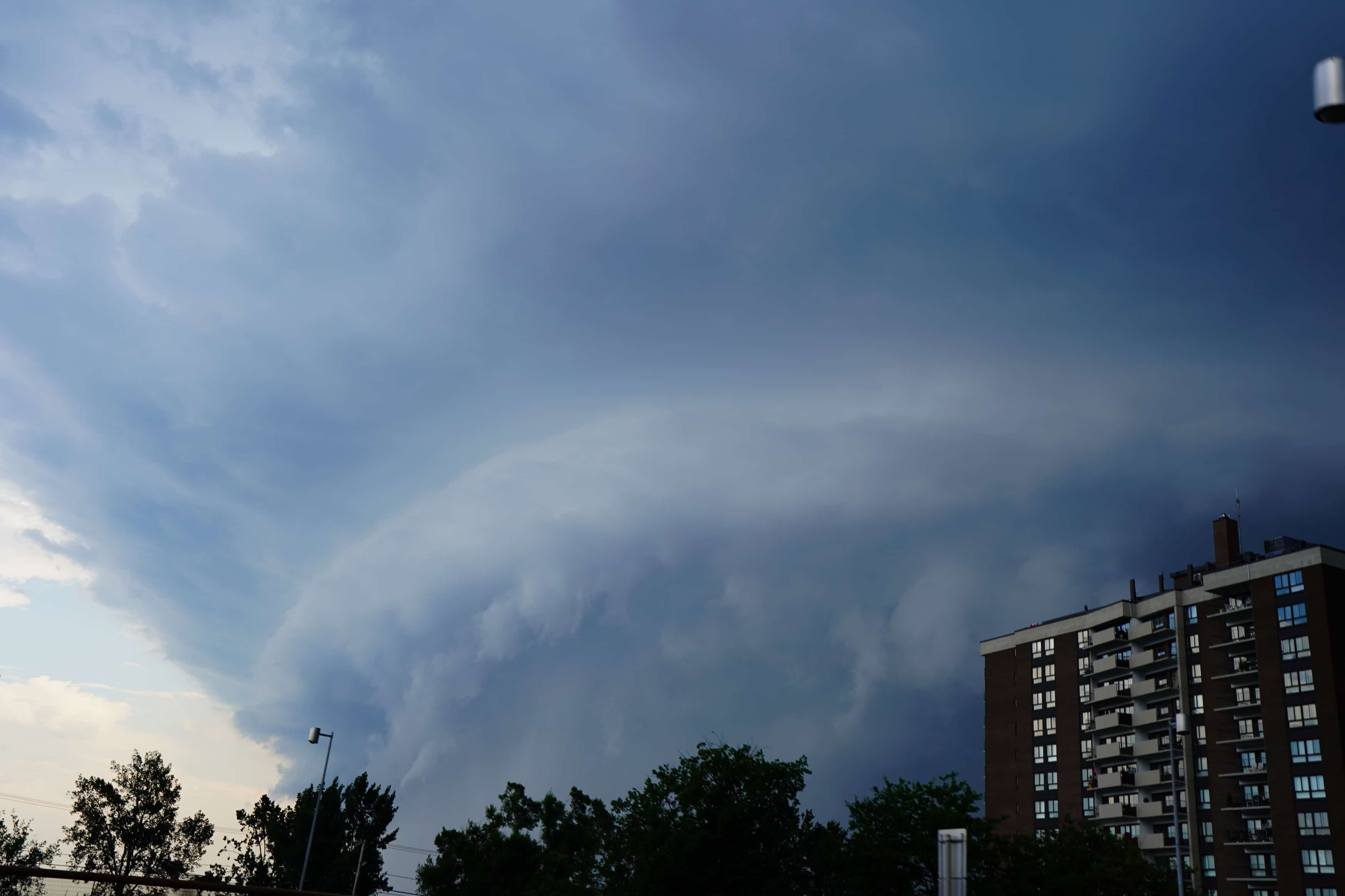 Orages violents et tornades: Environnement Canada affine ses alertes météo pour mieux cibler les zones à risque