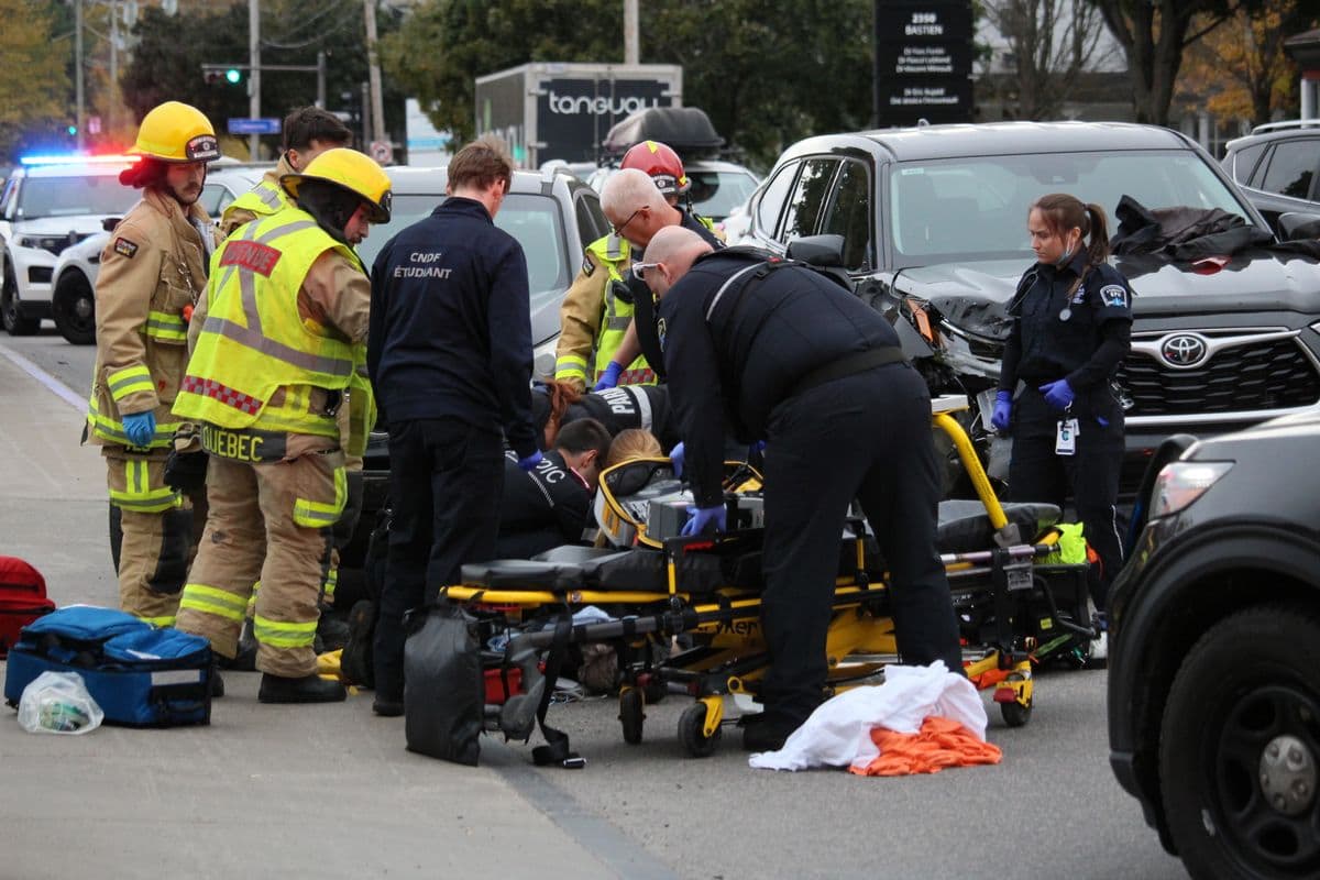 Accident mortel est survenu dans le secteur Neufchâtel, à Québec, le 16 octobre 2025. La collision impliquait 3 voitures. Un homme aurait dévié de sa voie après un arrêt cardiaque.