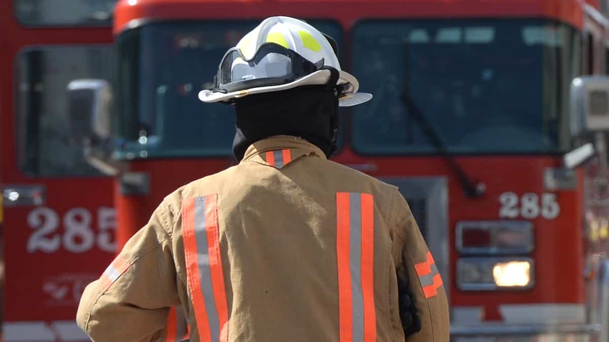 Incendie majeur à Longueuil: un bâtiment commercial déclaré perte totale