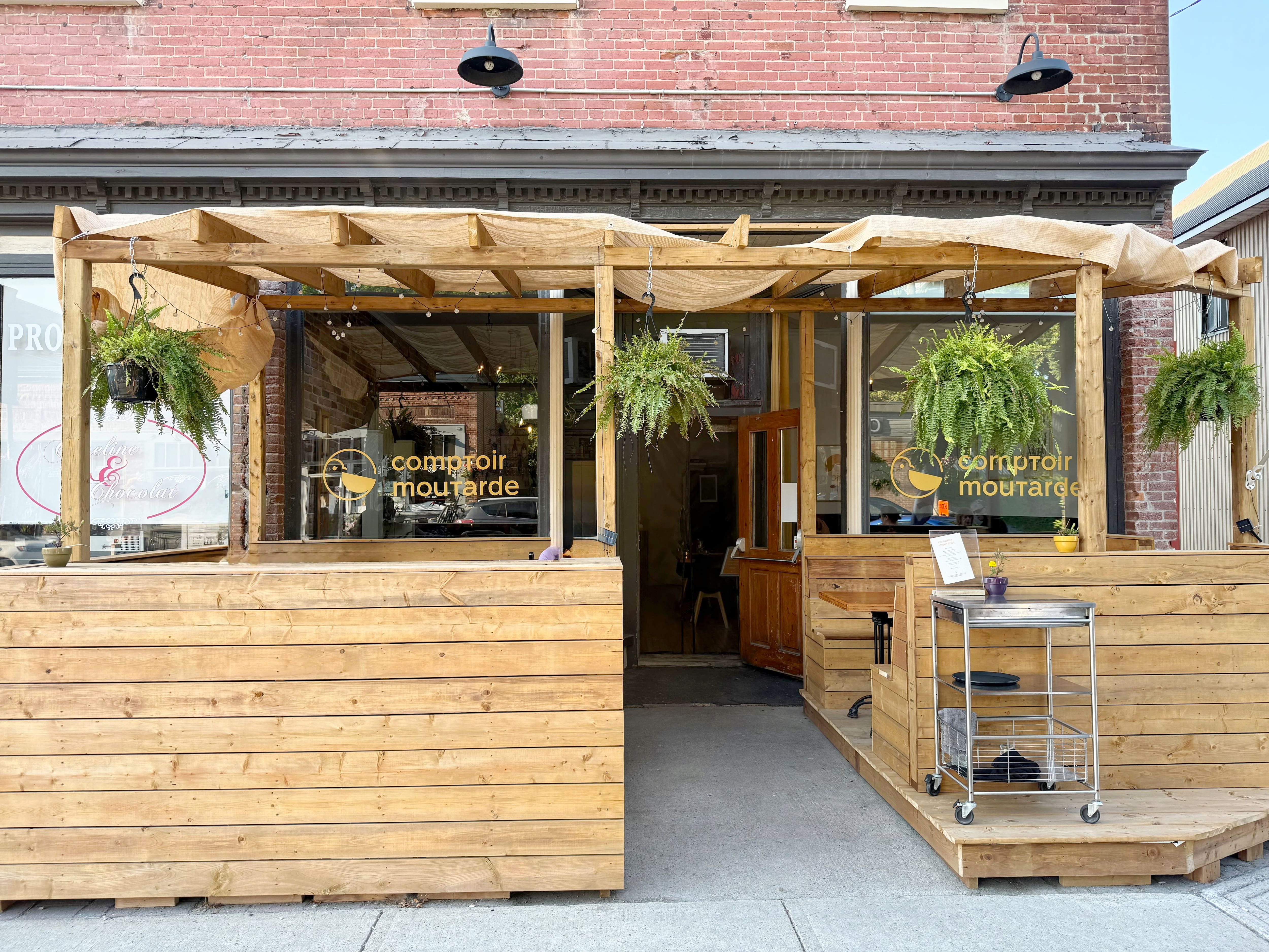 Terrasse comptoir Moutarde