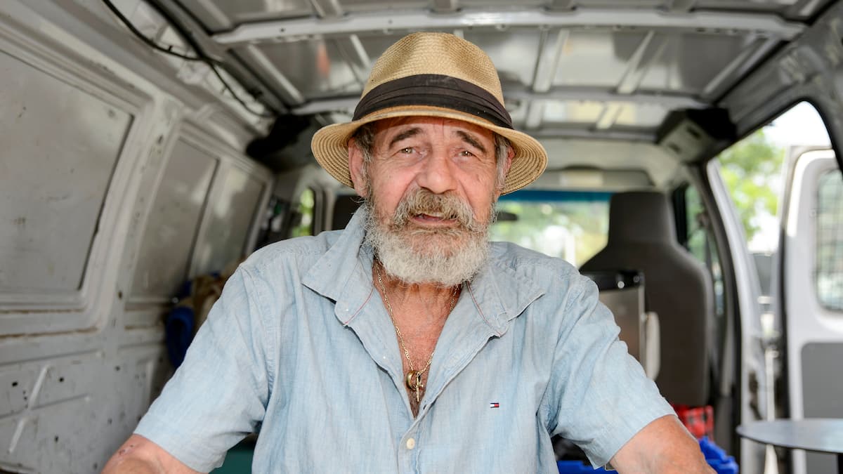 Crise du logement: forcé de vivre dans sa camionnette même s’il a travaillé toute sa vie