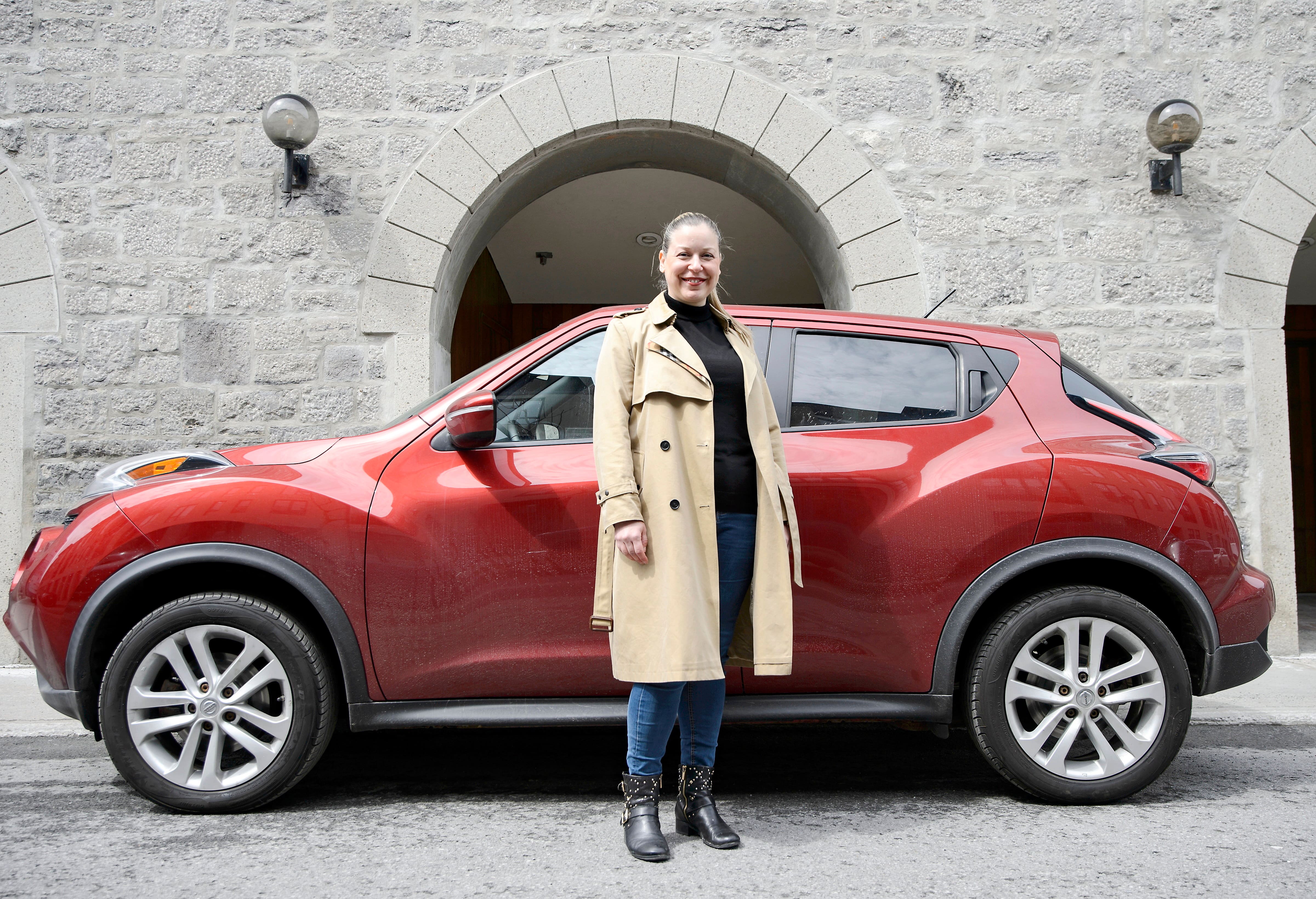 D&eacute;courag&eacute;e par un taux d'int&eacute;r&ecirc;t &agrave; 8,8% qui lui aurait co&ucirc;t&eacute; 10 000 $ de plus pour sa nouvelle auto usag&eacute;e, elle fait un choix difficile pour respecter son budget