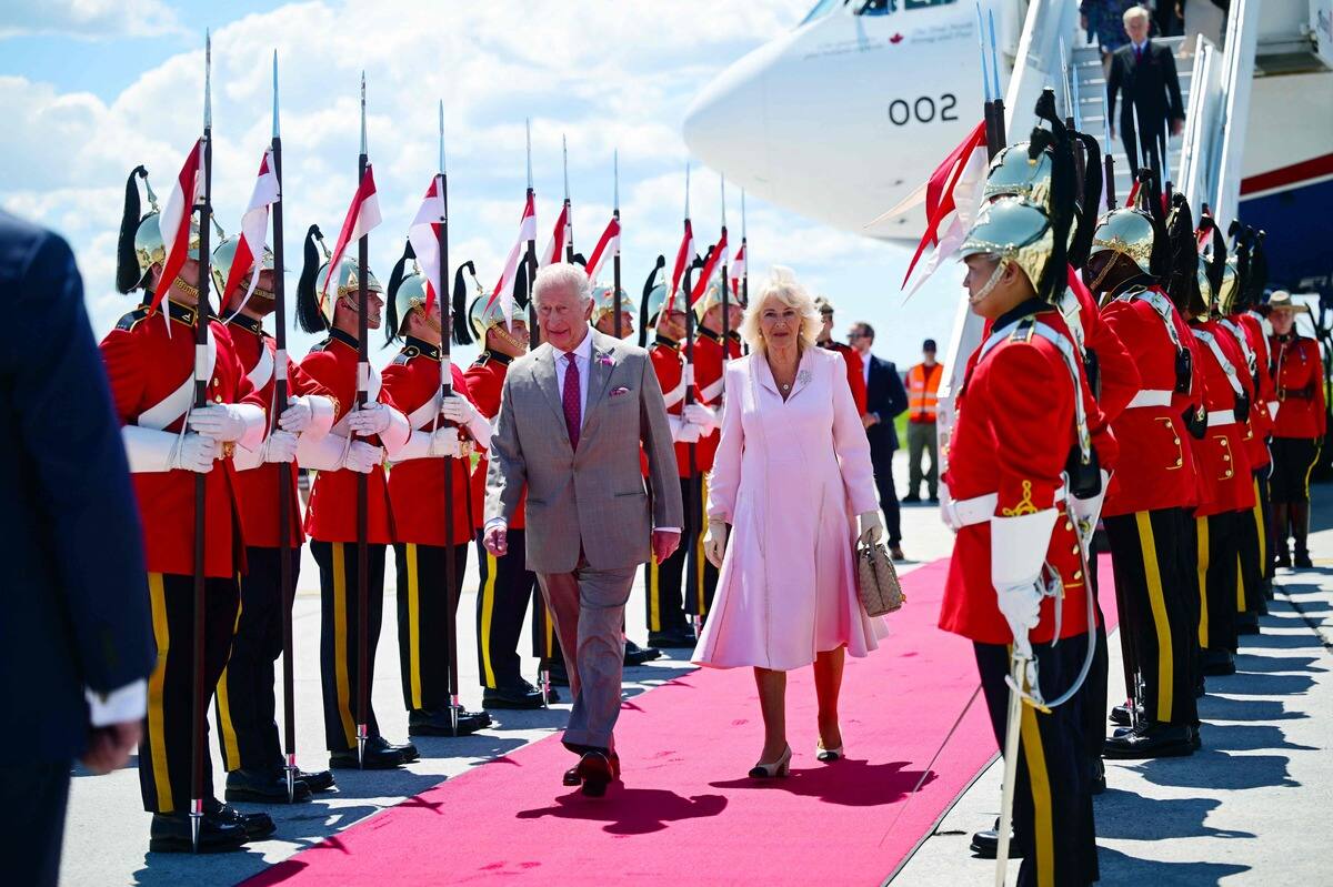 Le roi Charles III et sa cour nous ont co&ucirc;t&eacute; 2 millions $ pour 24h