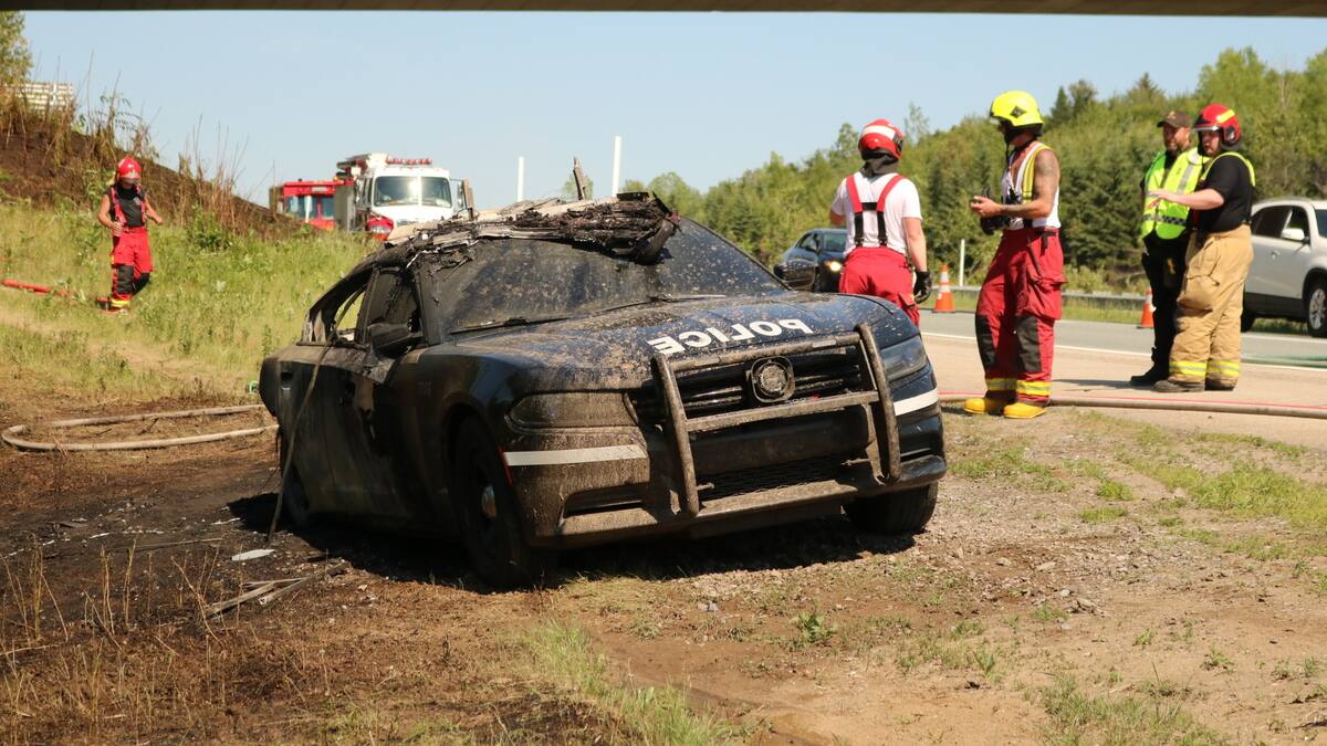 Vhicule de la SQ en flammes: la chaleur d'un chappement peut dclencher  un incendie | JDQ