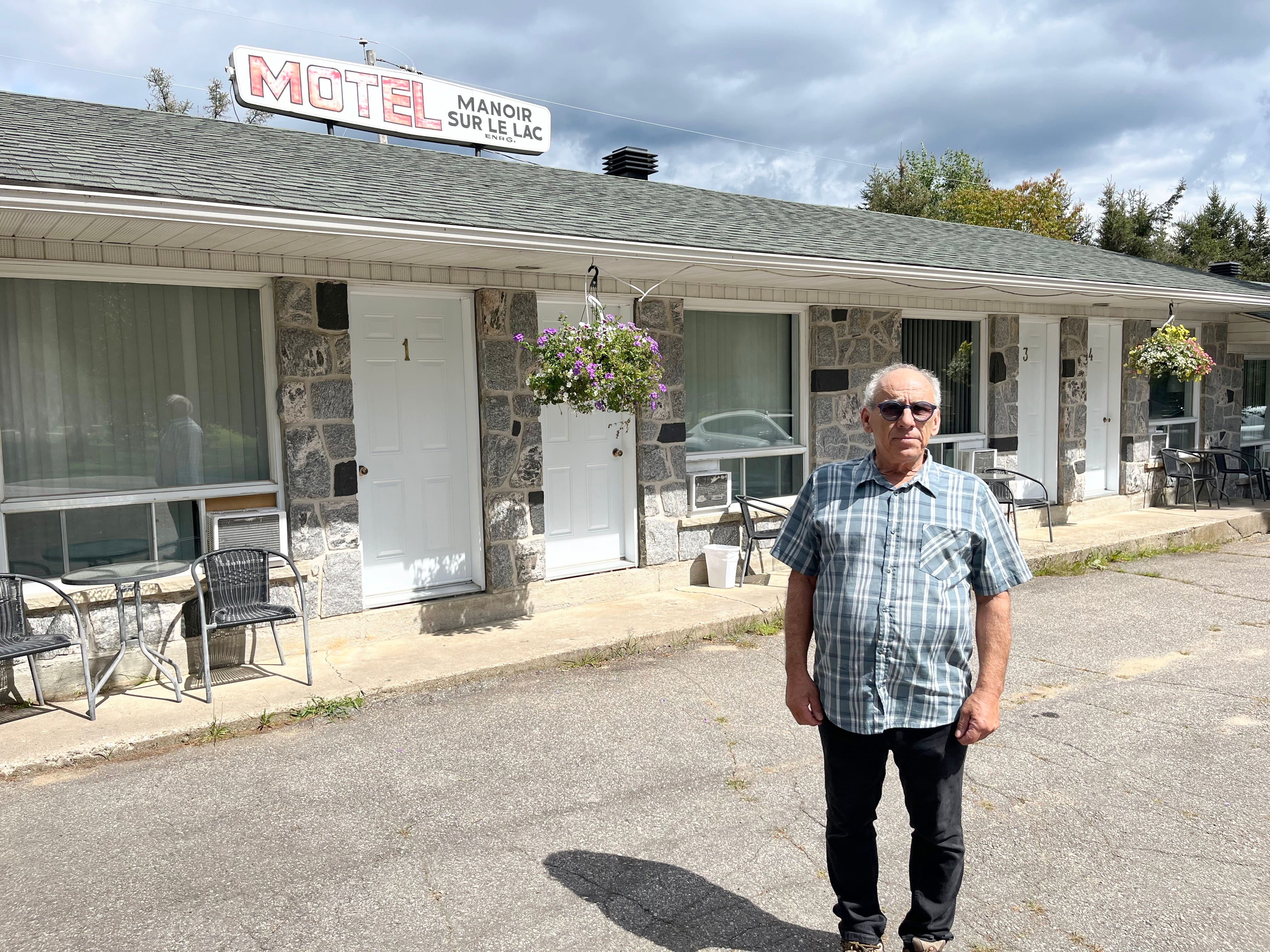 «Il y a environ 70% d'annulations à cause de cette contamination»: la fermeture d'une plage affecte des riverains et le chiffre d'affaires du motel voisin