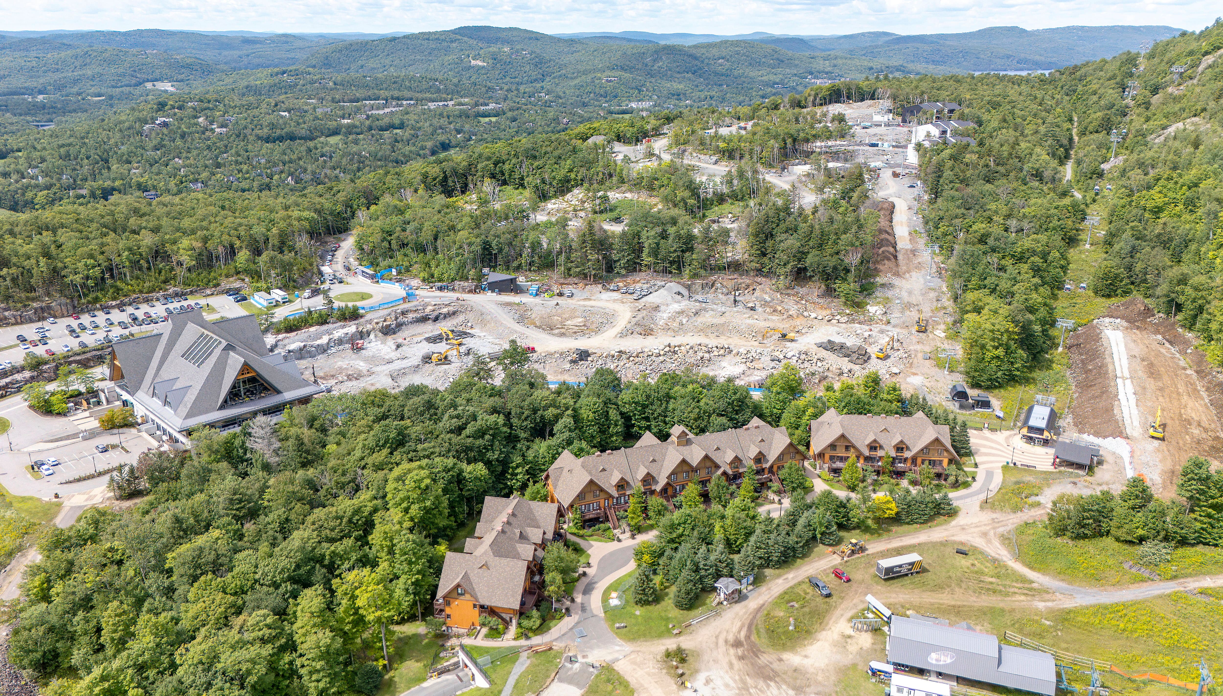 Les travaux de dynamitage ont commencé sur le Versant Soleil en vue de la construction des installations du futur complexe Club Med, de Tremblant.