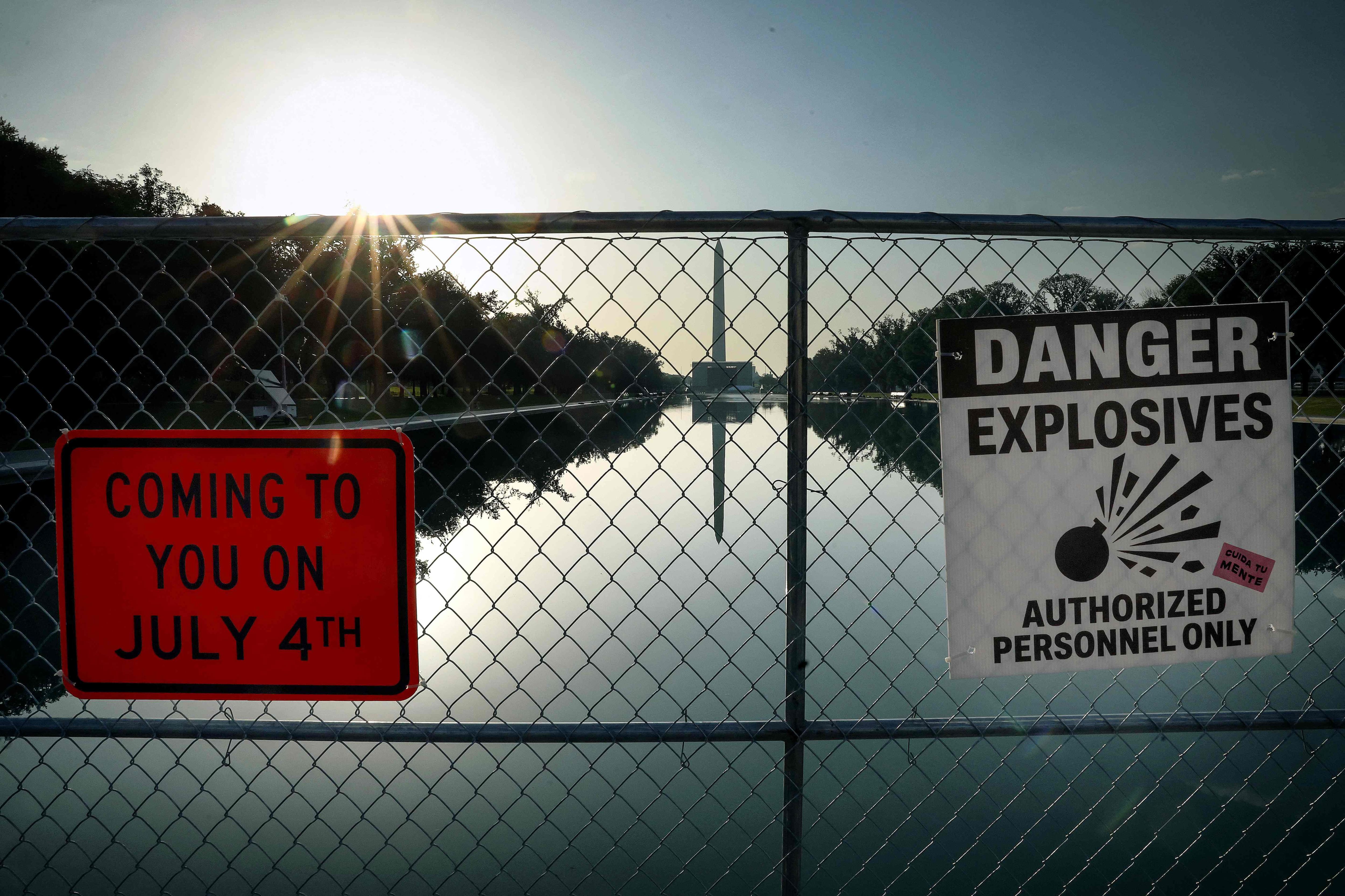 Former Olympic athlete accused of damaging Lincoln Memorial basin