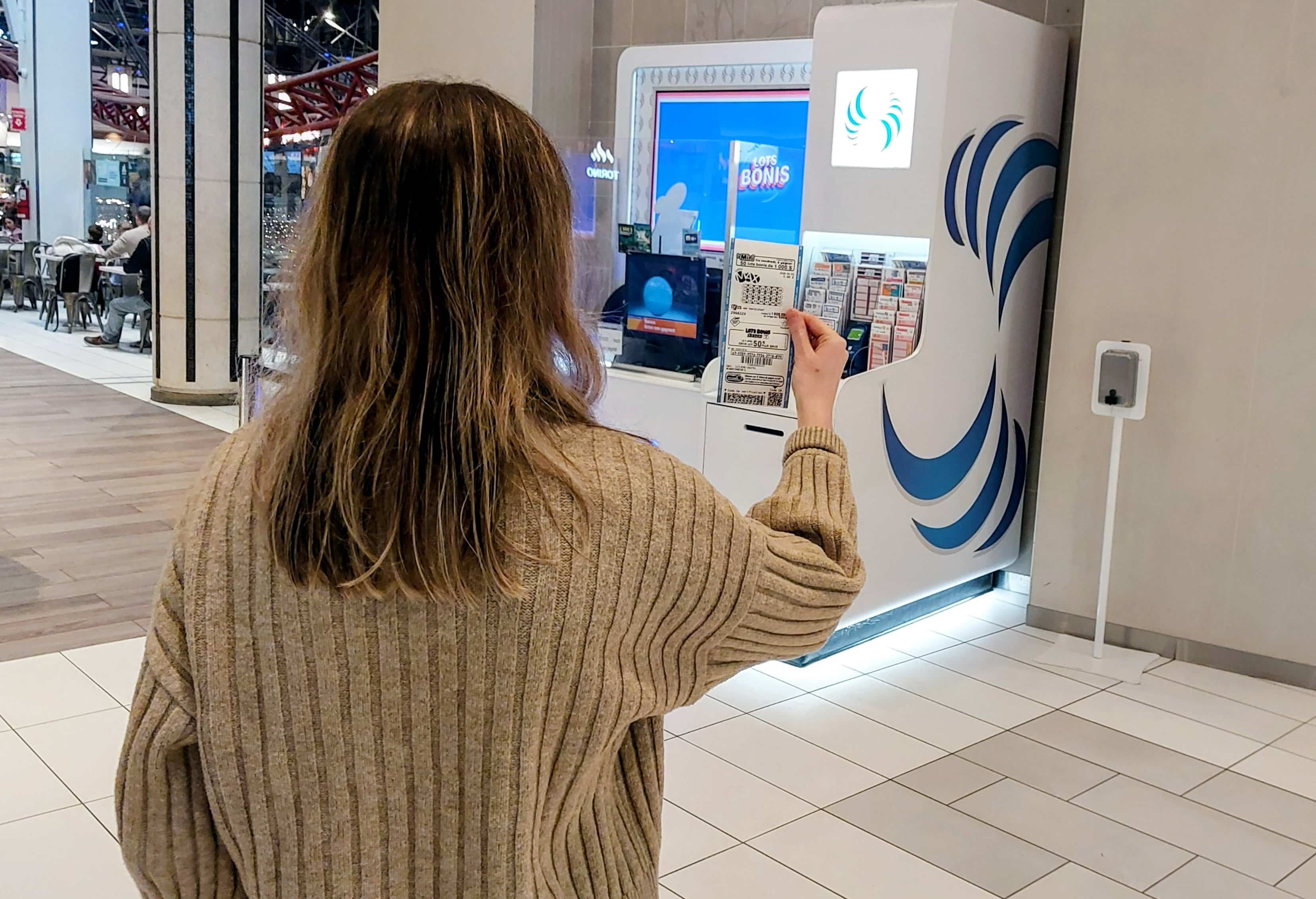 Les amateurs de loterie verront leurs habitudes changées parce que le prix du billet du Lotto Max passera de 5 $ à 6 $ dès samedi prochain.