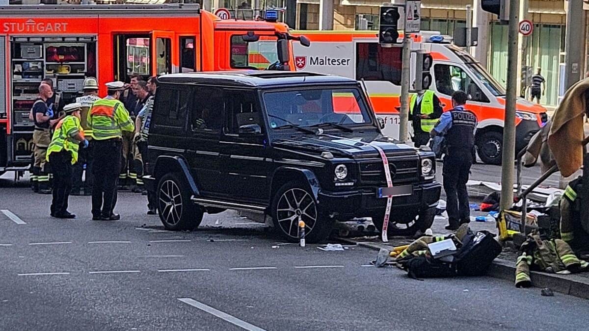 Allemagne : une voiture fonce dans la foule à Stuttgart, huit blessés