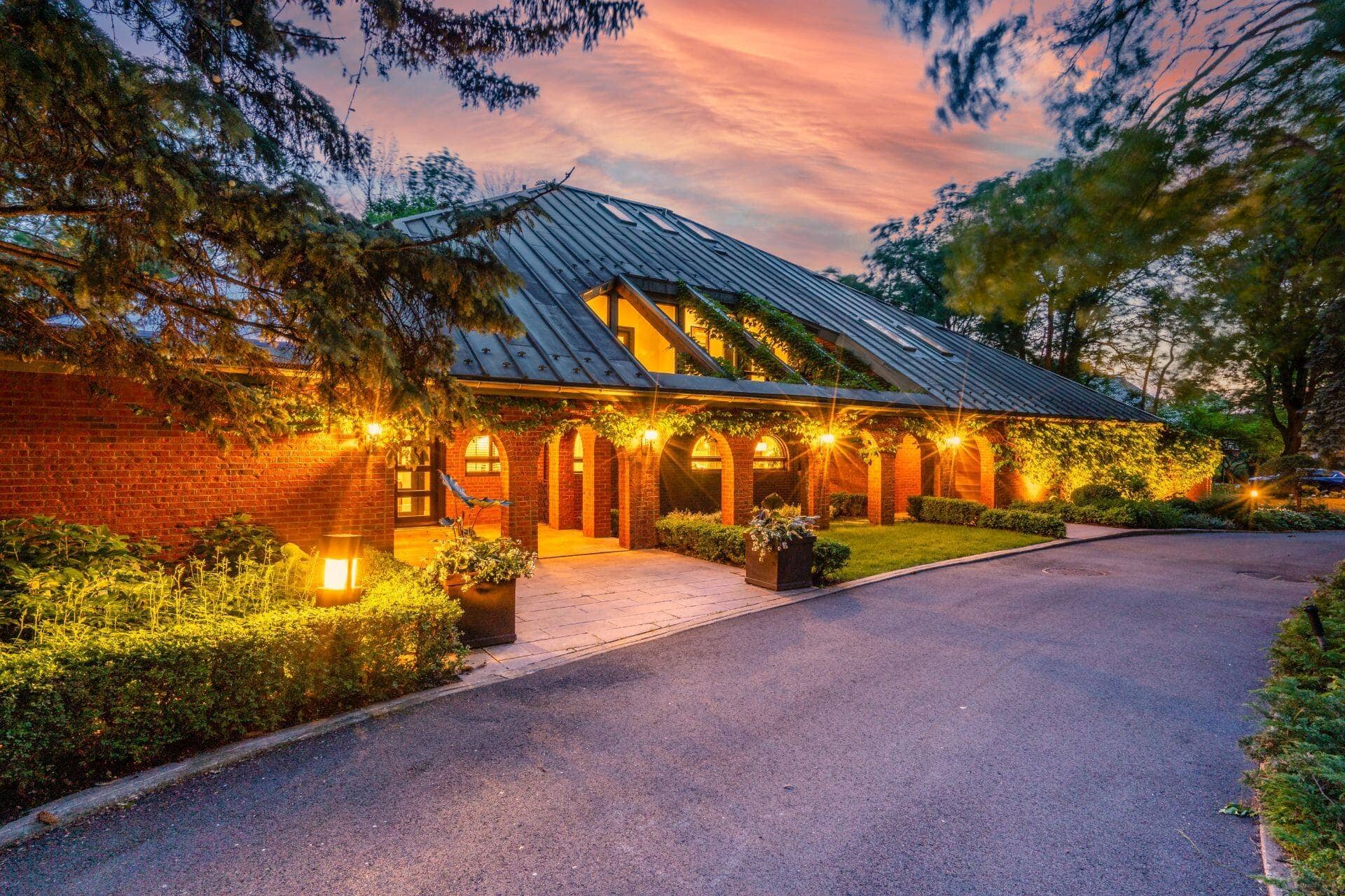 Une immense maison «WOW» avec vue sur le golf privé de Boucherville à