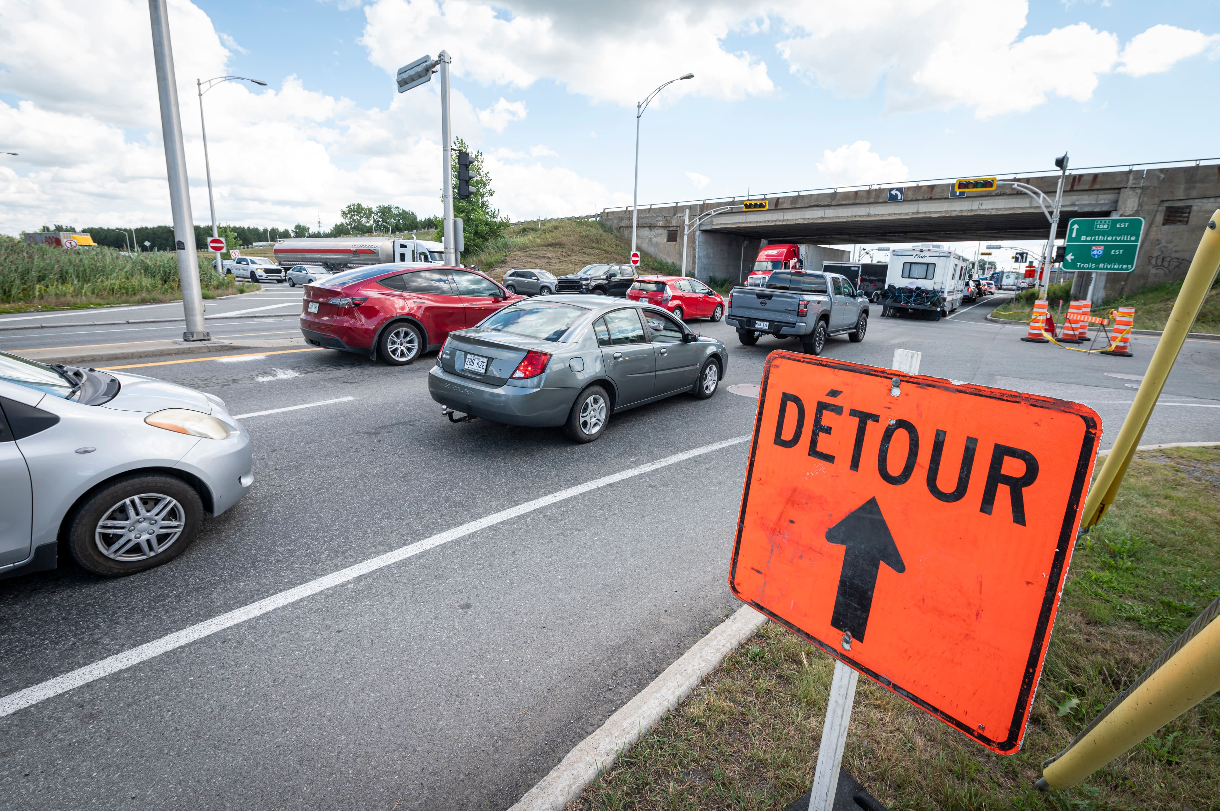 Trou sous la chaussée: fermeture de l’A-40 en direction ouest à Saint-Cuthbert