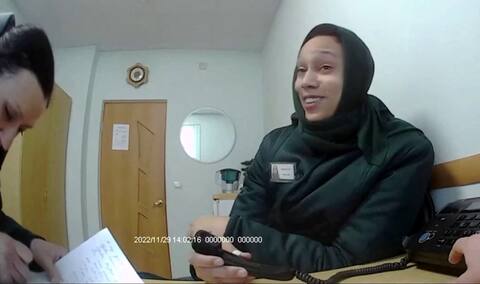 La basketteuse américaine Brittney Griner écrit un livre sur sa détention en Russie