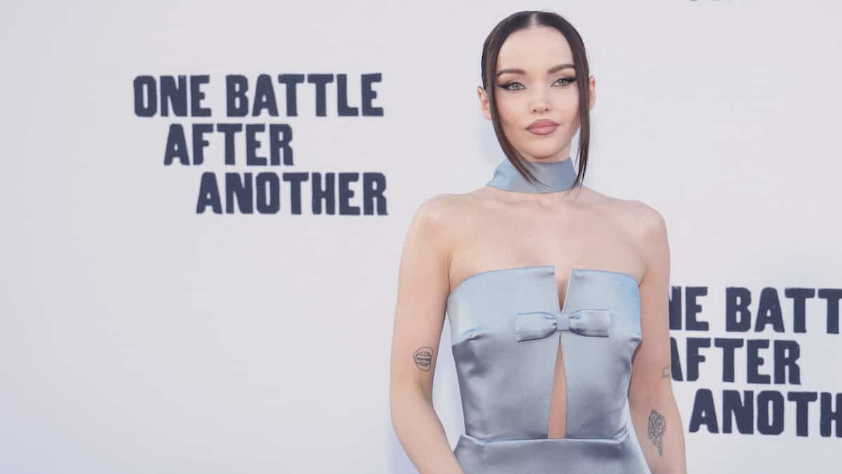 ডোভ ক্যামেরনের বাগদত্তা মেনেস্কিনের চ্যান্টুরের কাছে ডোভ ক্যামেরনের বাগদত্তা মেনেস্কিনের চ্যান্টুরের কাছে