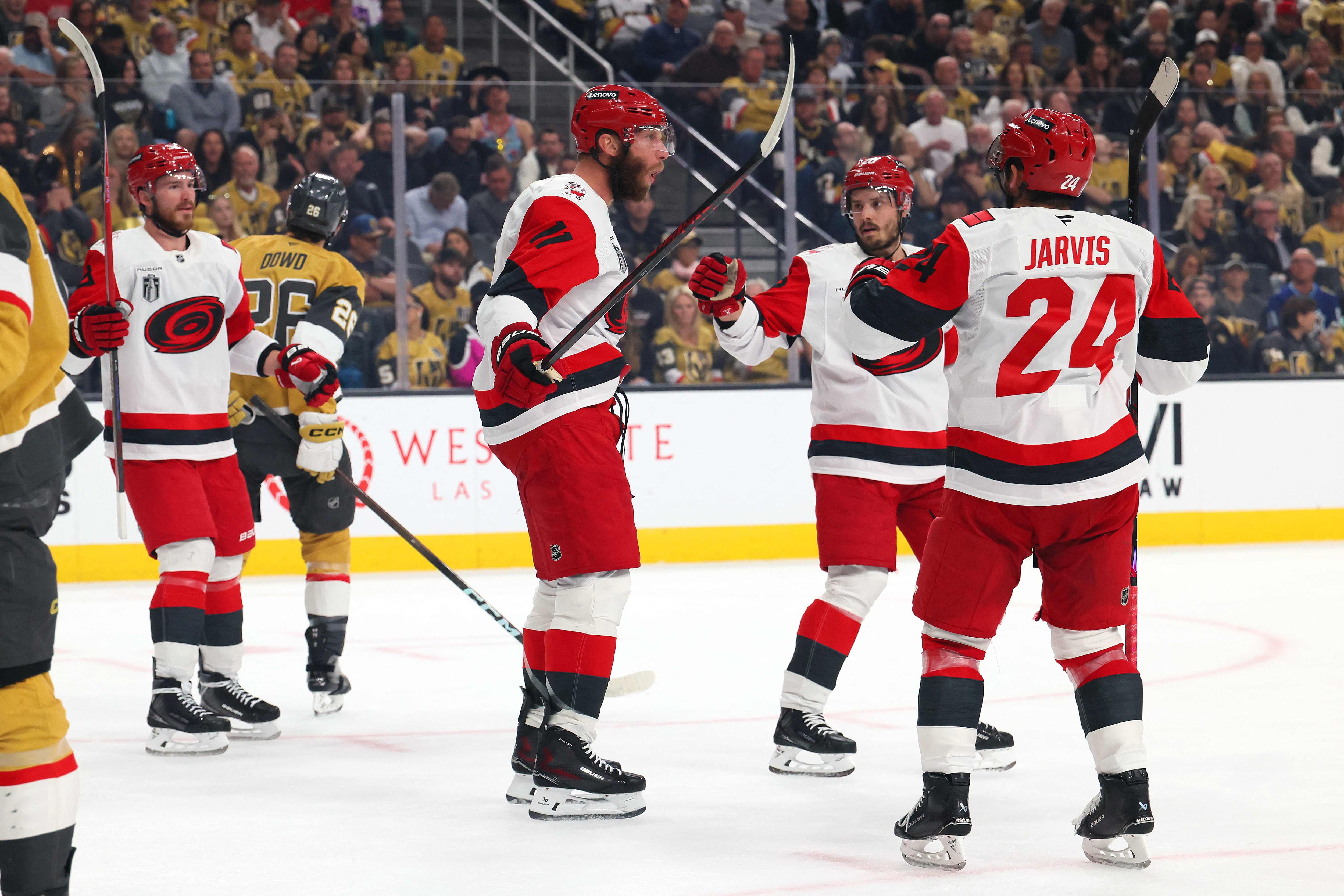 Jordan Staal y va d’une grande première depuis Mike Bossy
