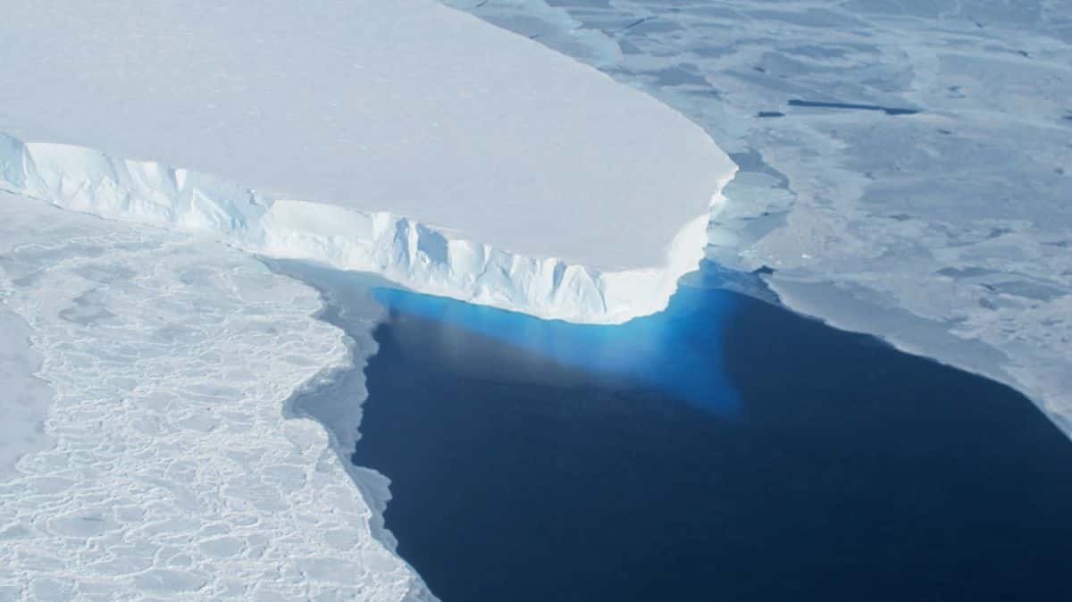 Des «tempêtes» sous-marines rongent le «glacier de l'apocalypse» | JDM