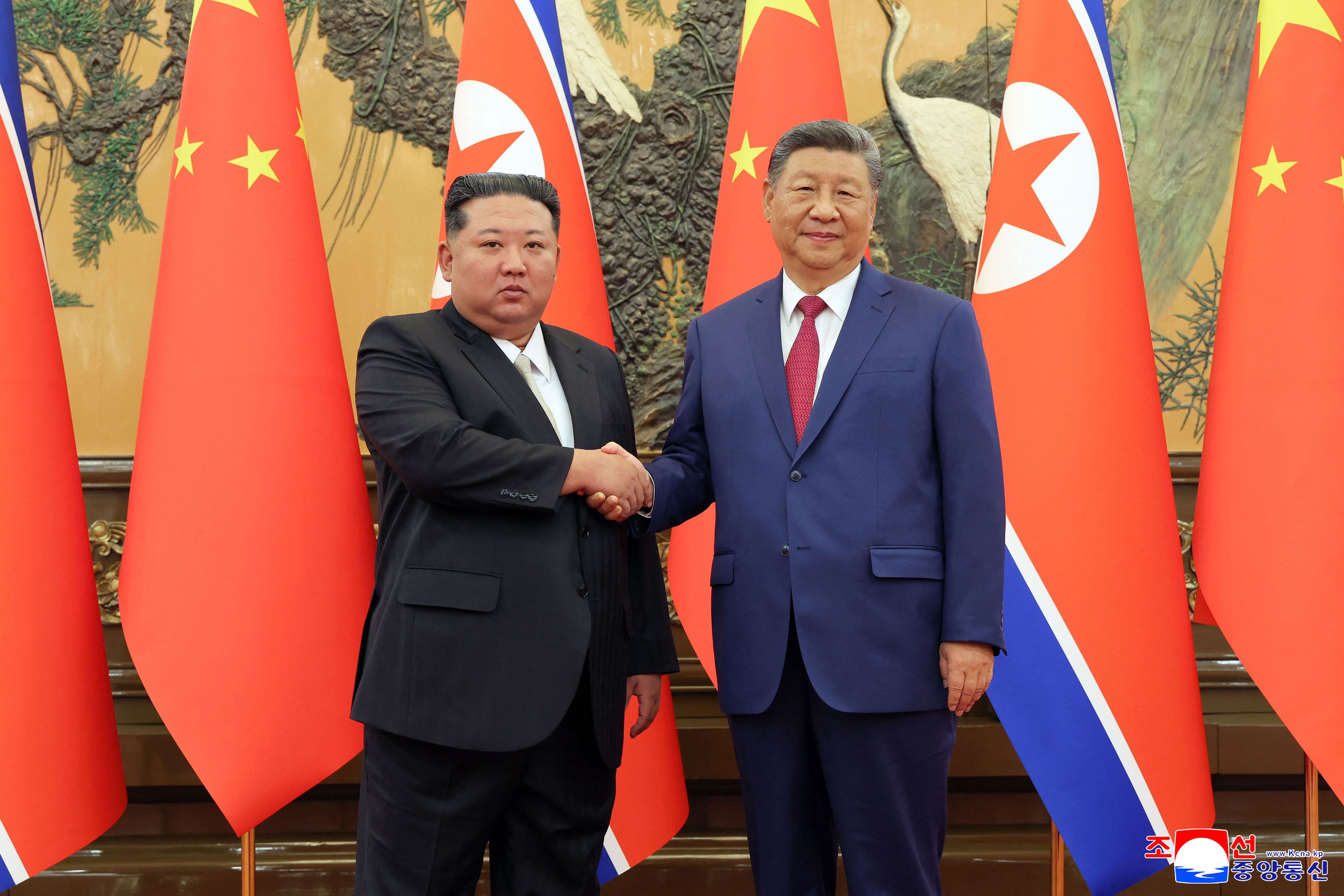 Xi Jinping arrive en Corée du Nord, loue l'amitié «invincible» de Pékin et Pyongyang