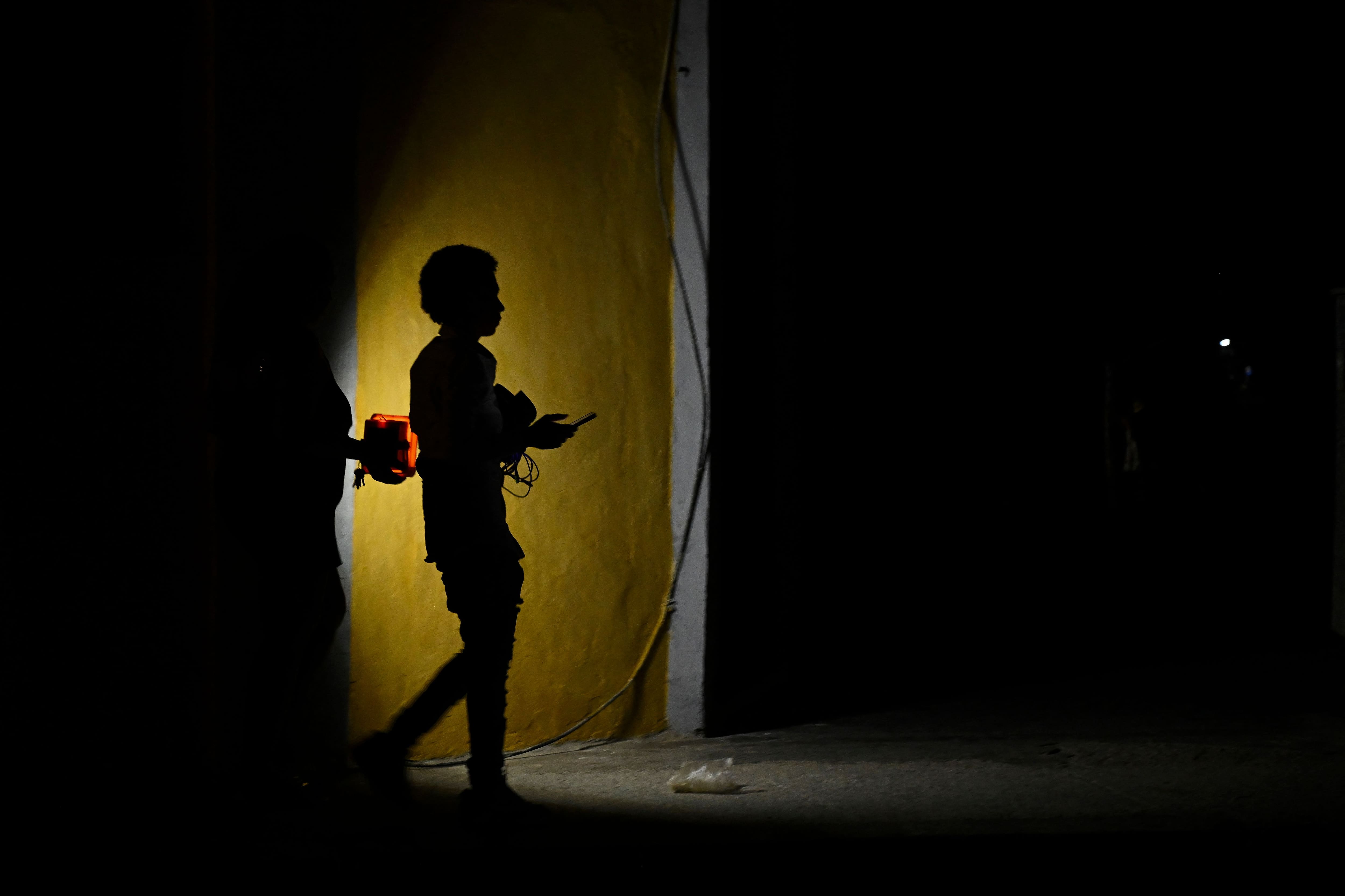 &laquo;C&rsquo;est tr&egrave;s al&eacute;atoire ici, on ne sait jamais quand on va avoir de l&rsquo;&eacute;lectricit&eacute;&raquo;: une Qu&eacute;b&eacute;coise &agrave; Cuba s&rsquo;inqui&egrave;te de la panne d&rsquo;&eacute;lectricit&eacute; g&eacute;n&eacute;ralis&eacute;e qui touche le pays