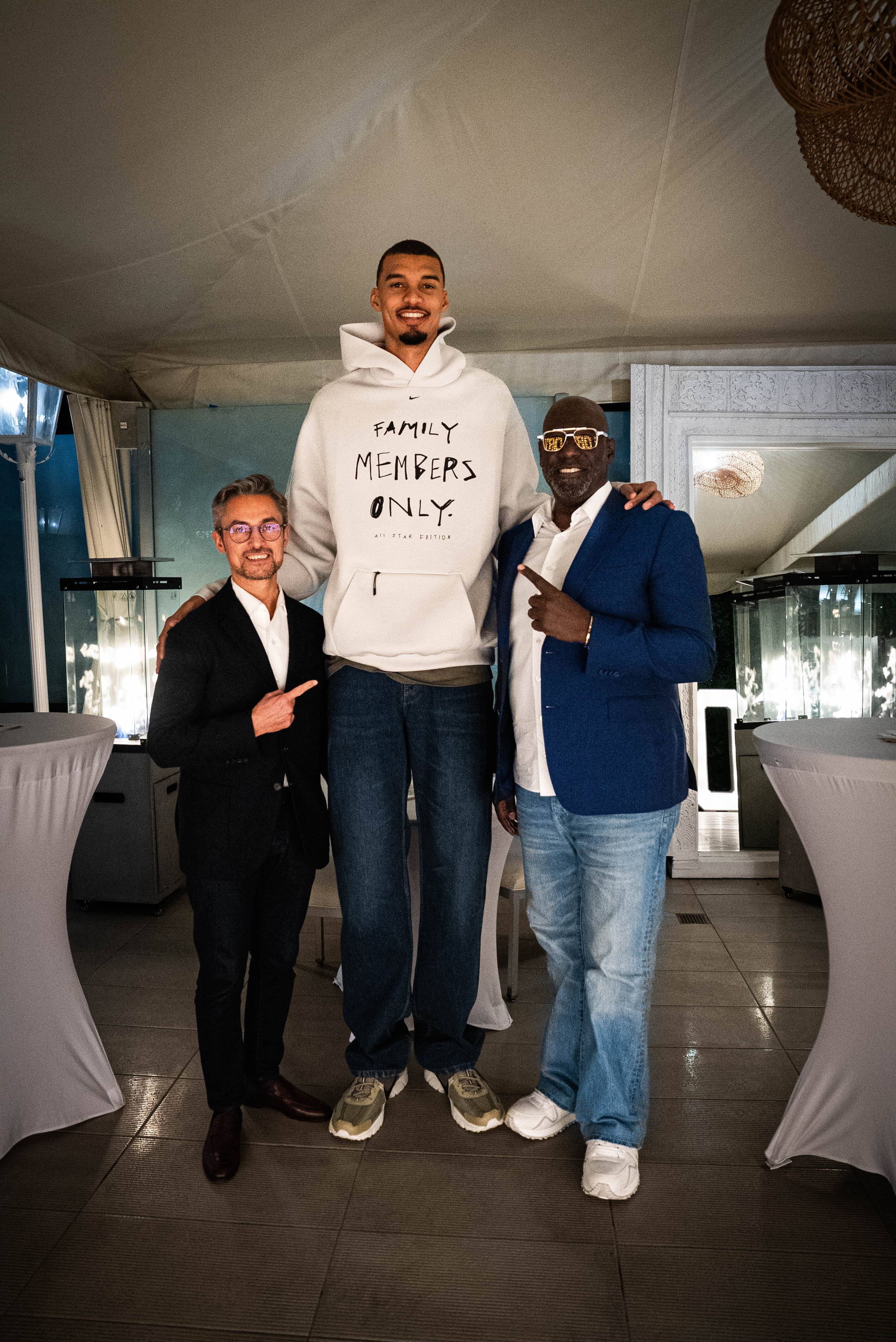 Les deux agents français ont eu la main heureuse en recrutant le joueur étoile Victor Wembanyama.