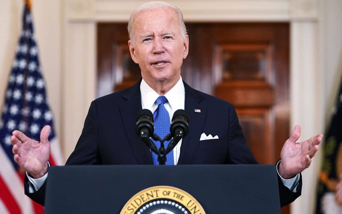 Biden signe la loi qui vise &agrave; limiter la violence par arme &agrave; feu
