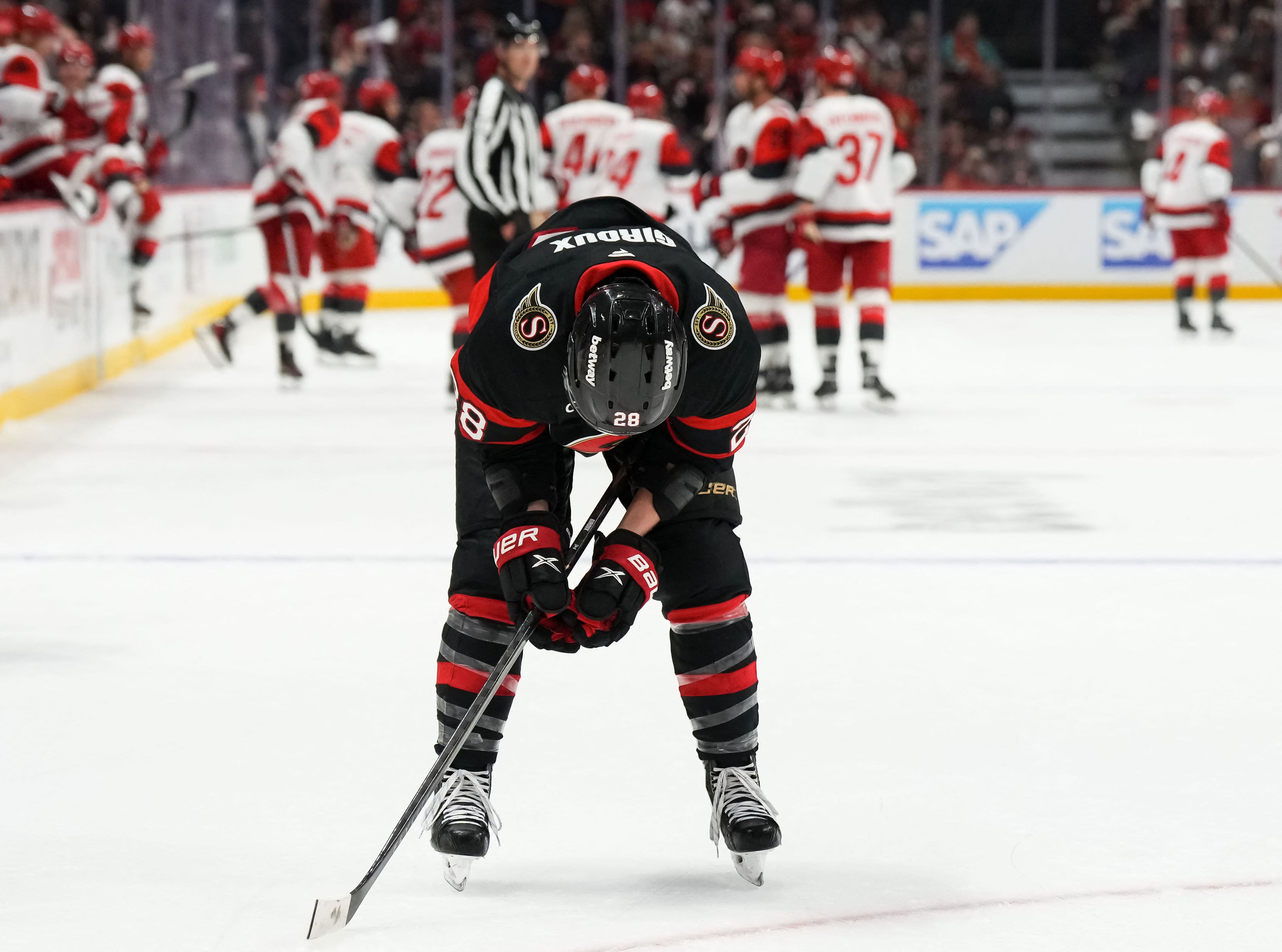 « Nous avons mieux joué cette année qu’en séries 2025 » - Travis Green